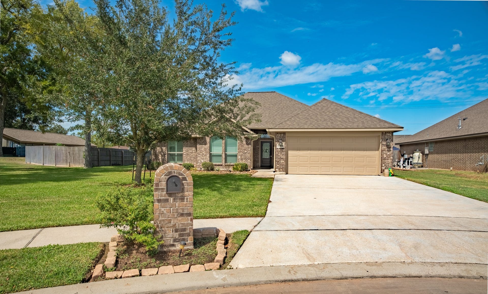 219 Marigold Street, Lake Jackson, TX 77566
