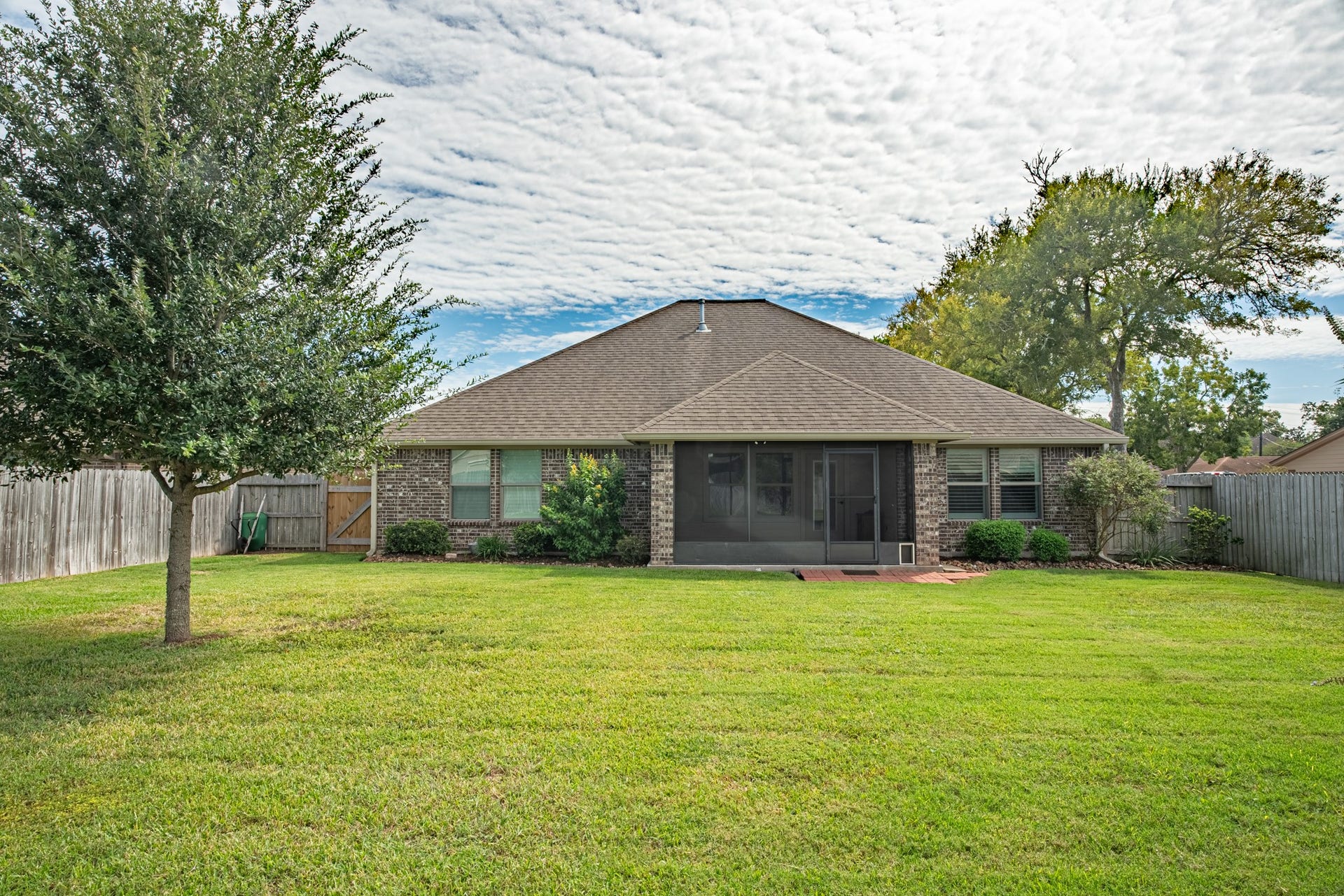 219 Marigold Street, Lake Jackson, TX 77566