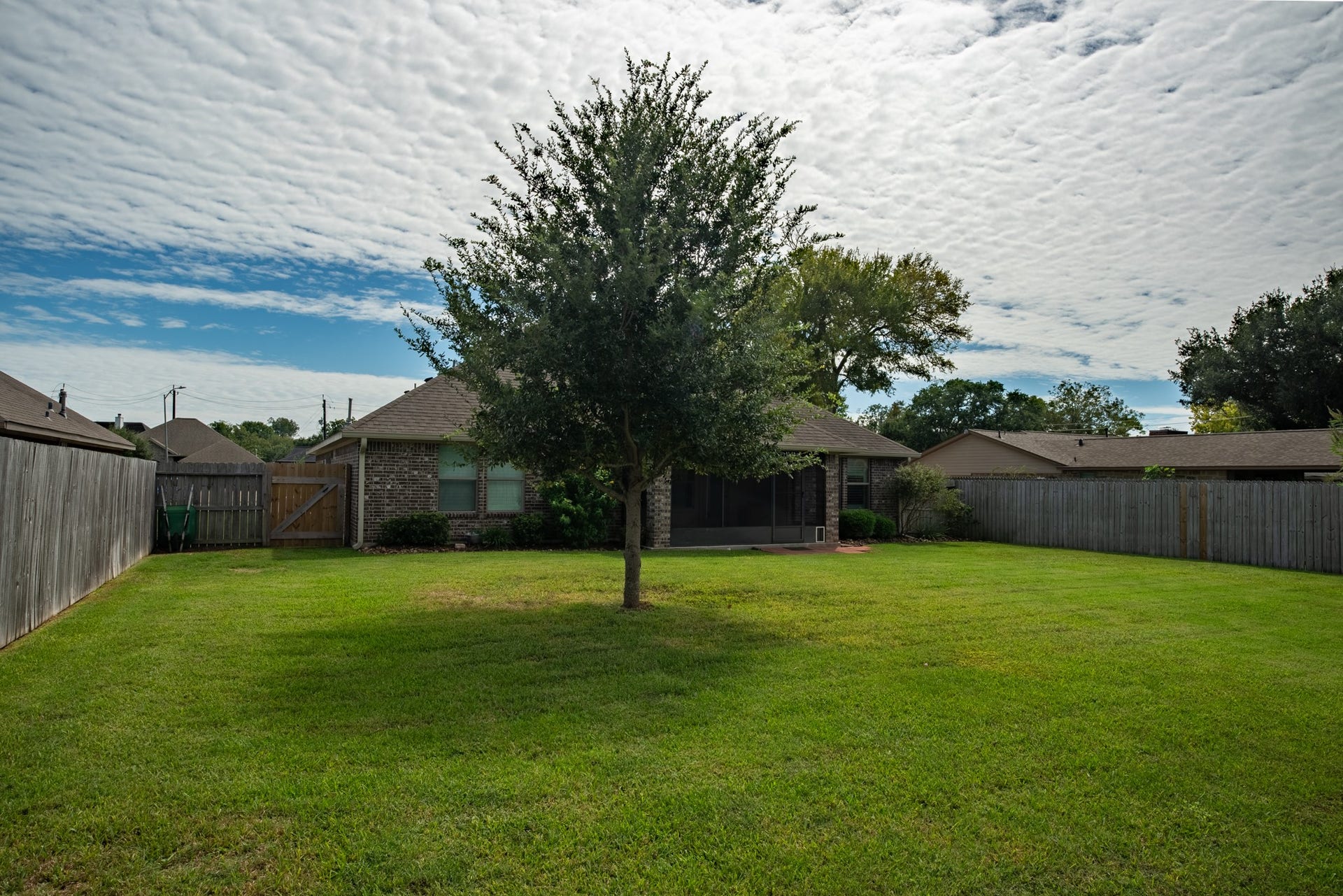 219 Marigold Street, Lake Jackson, TX 77566