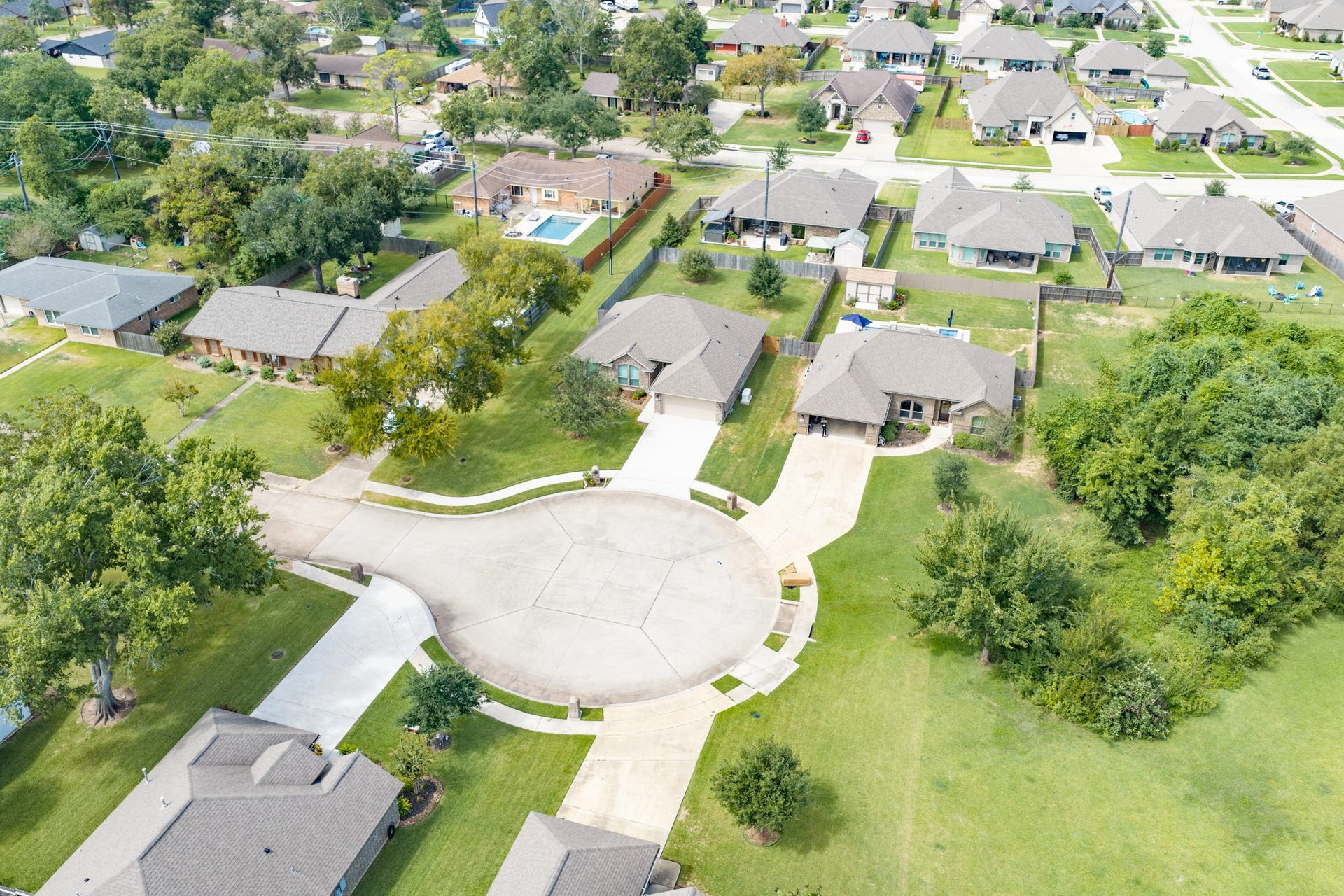 219 Marigold Street, Lake Jackson, TX 77566
