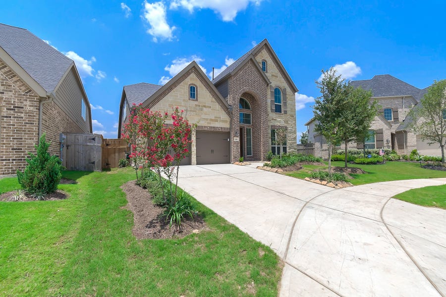 Property photo for 3410 willow crescent ct, Fulshear, TX