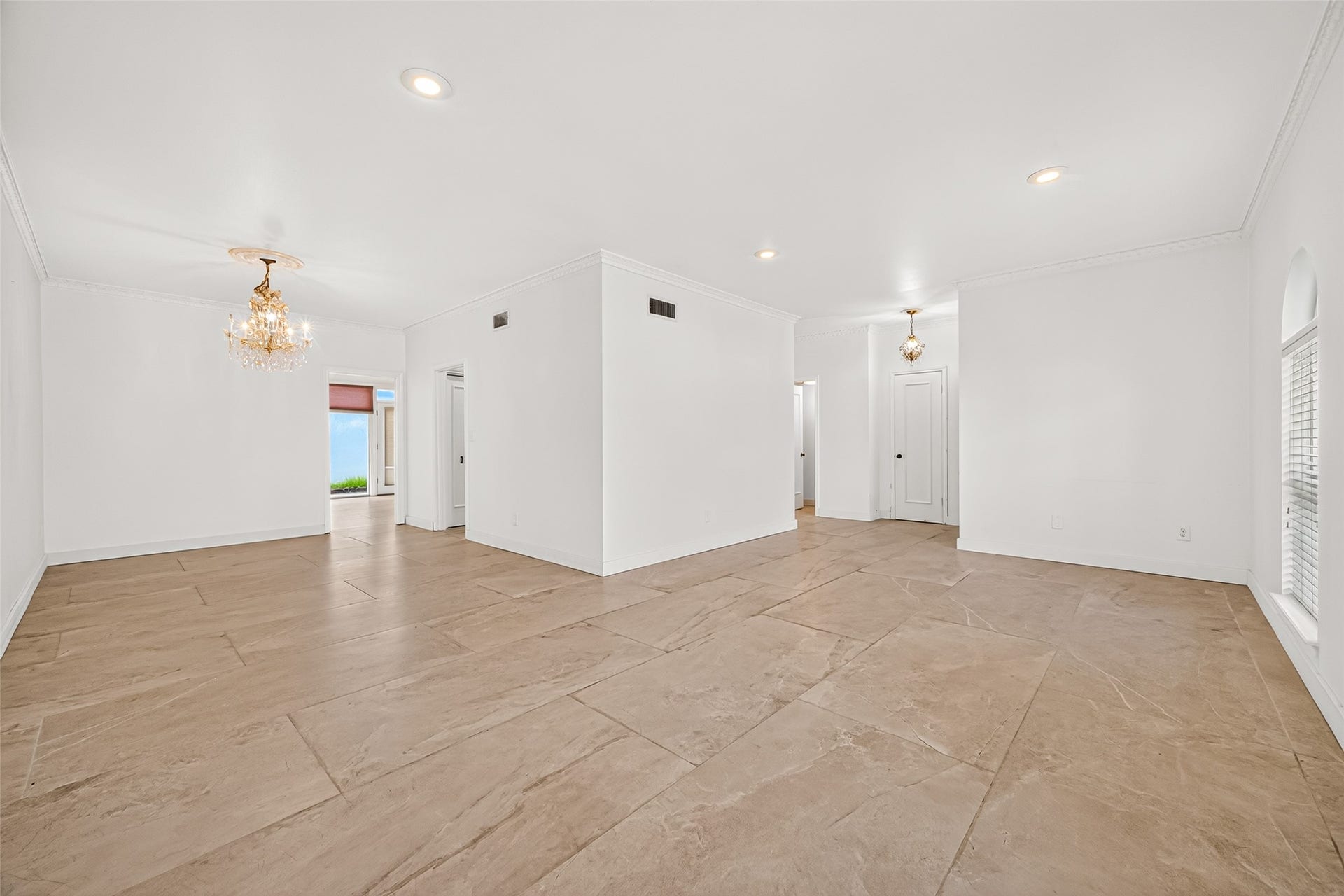 8615 La Fonte Street, Houston, TX 77024 8615 La Fonte Street, Houston, TX 77024