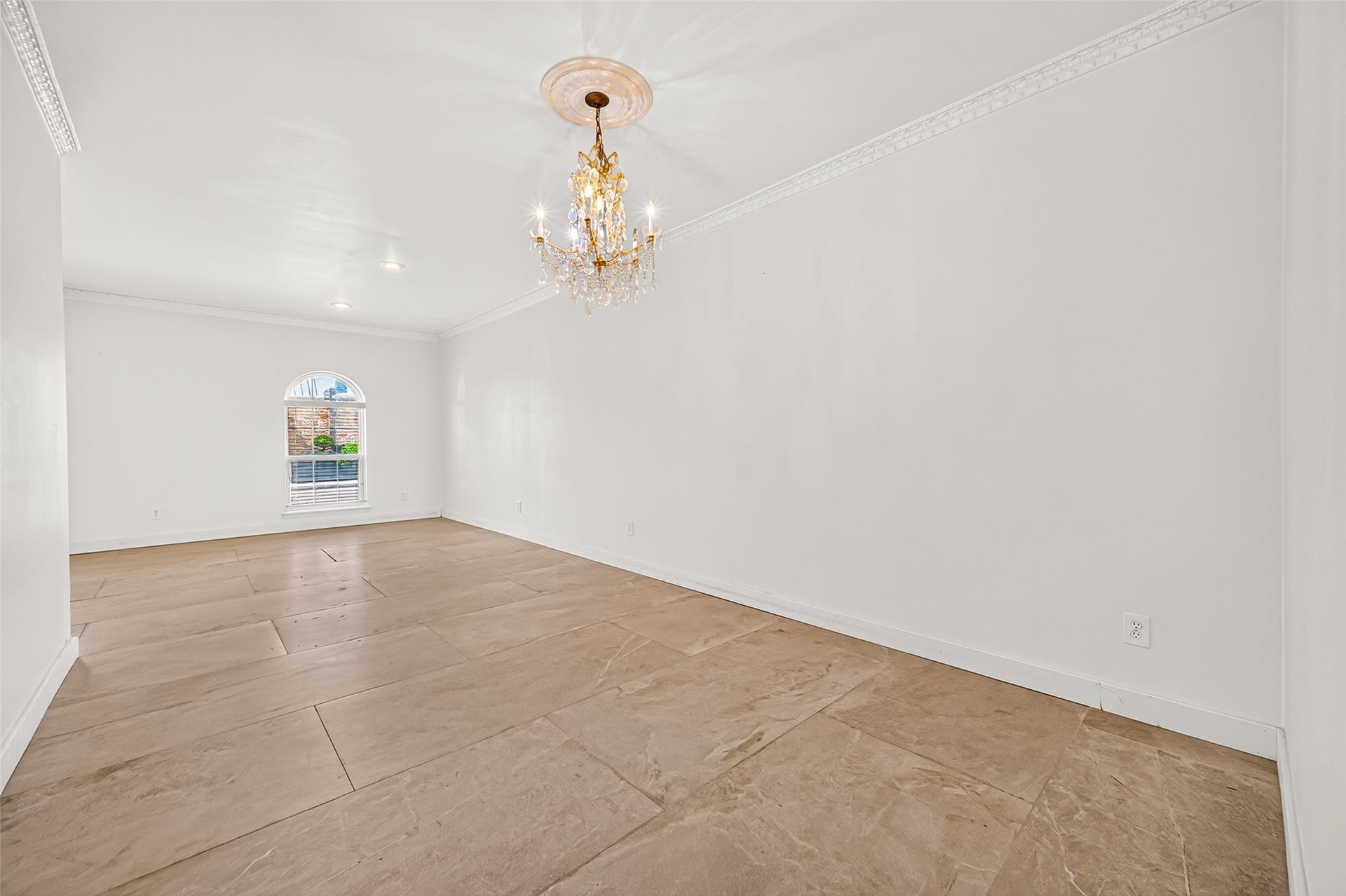 8615 La Fonte Street, Houston, TX 77024 8615 La Fonte Street, Houston, TX 77024