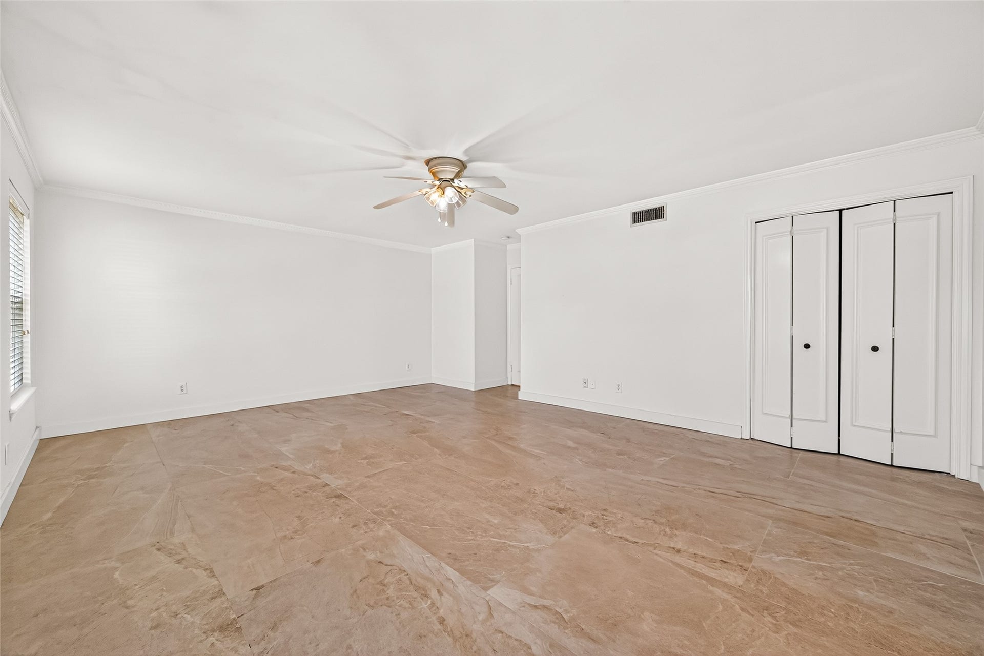 8615 La Fonte Street, Houston, TX 77024 8615 La Fonte Street, Houston, TX 77024