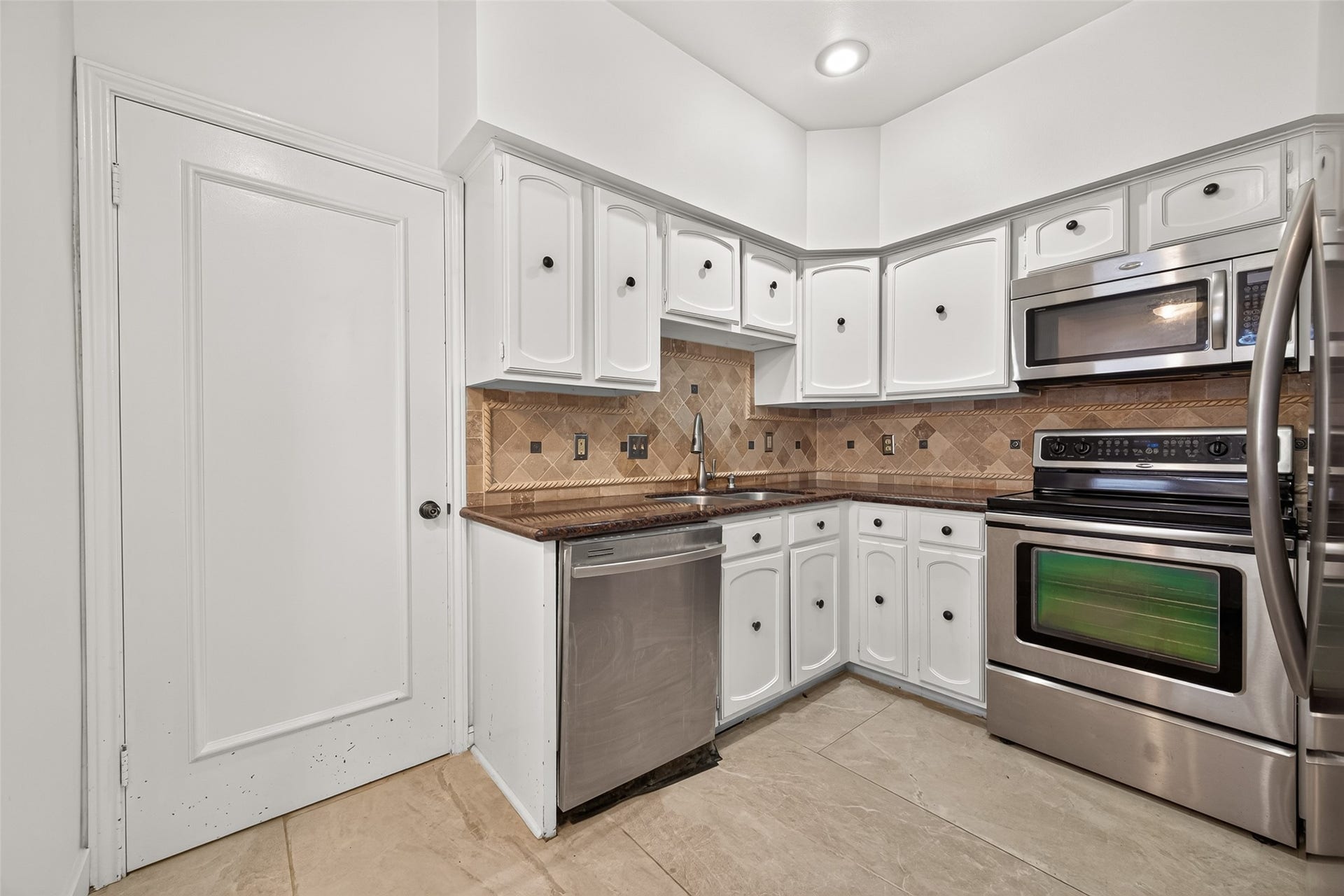 8615 La Fonte Street, Houston, TX 77024 8615 La Fonte Street, Houston, TX 77024