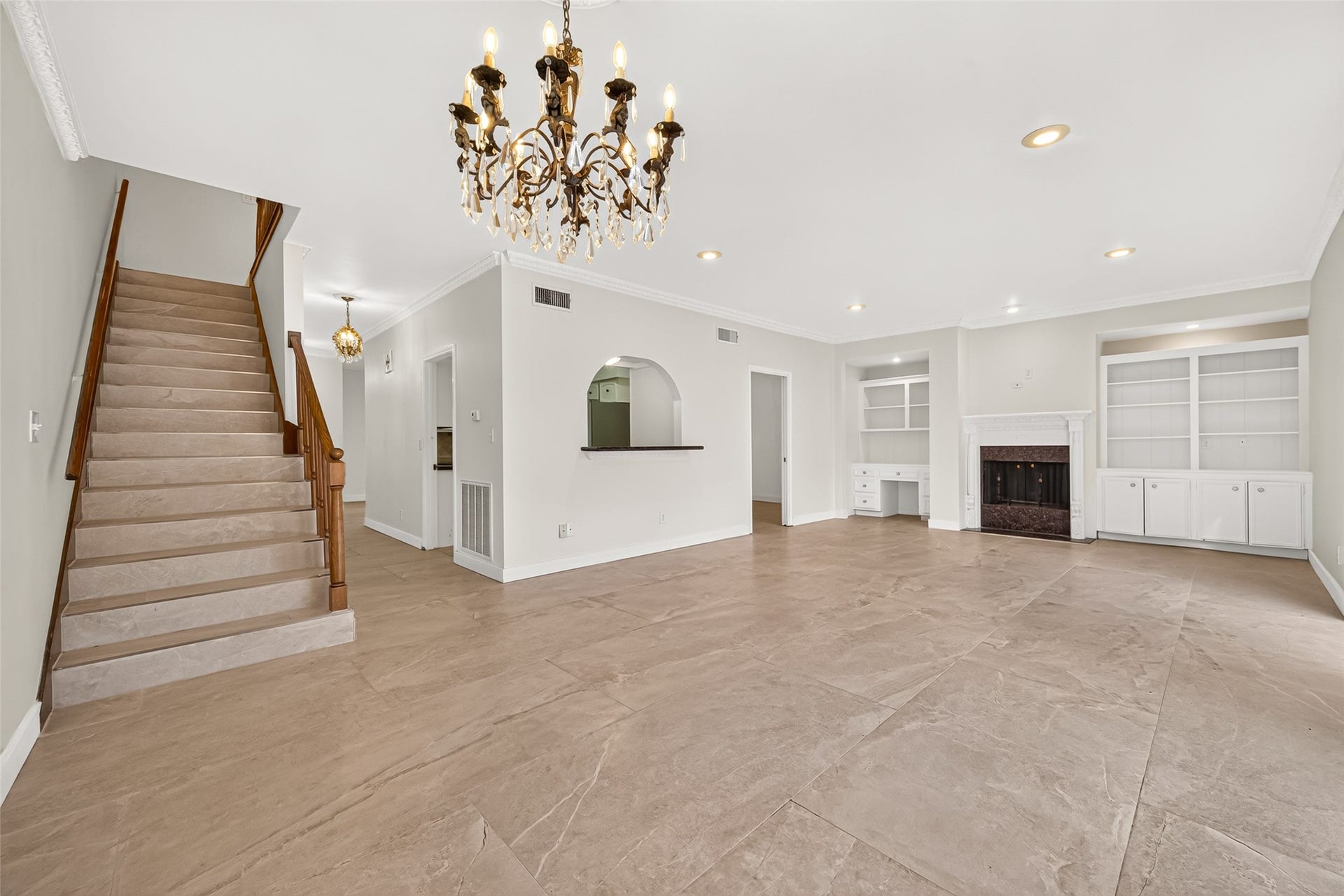 8615 La Fonte Street, Houston, TX 77024 8615 La Fonte Street, Houston, TX 77024