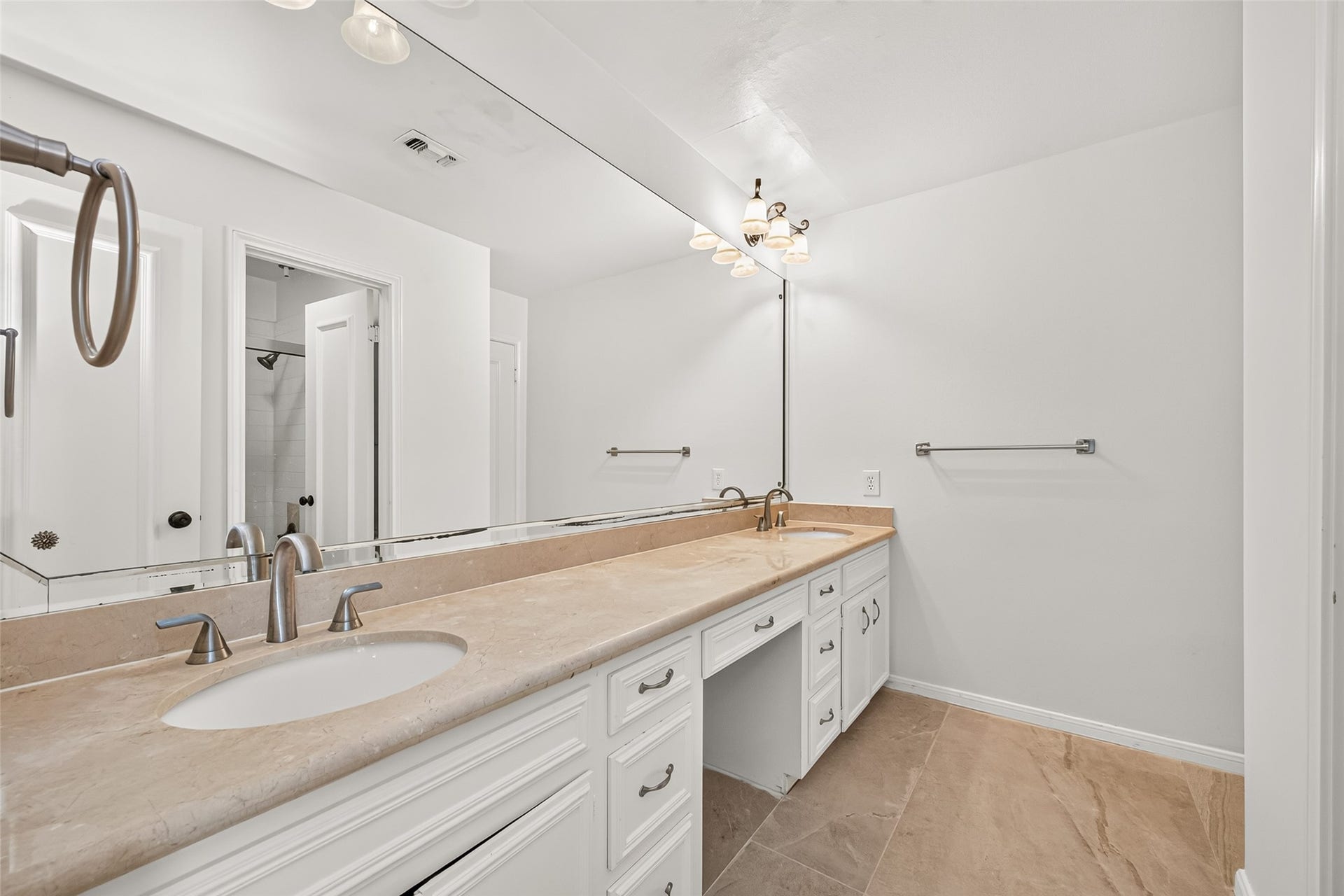 8615 La Fonte Street, Houston, TX 77024 8615 La Fonte Street, Houston, TX 77024
