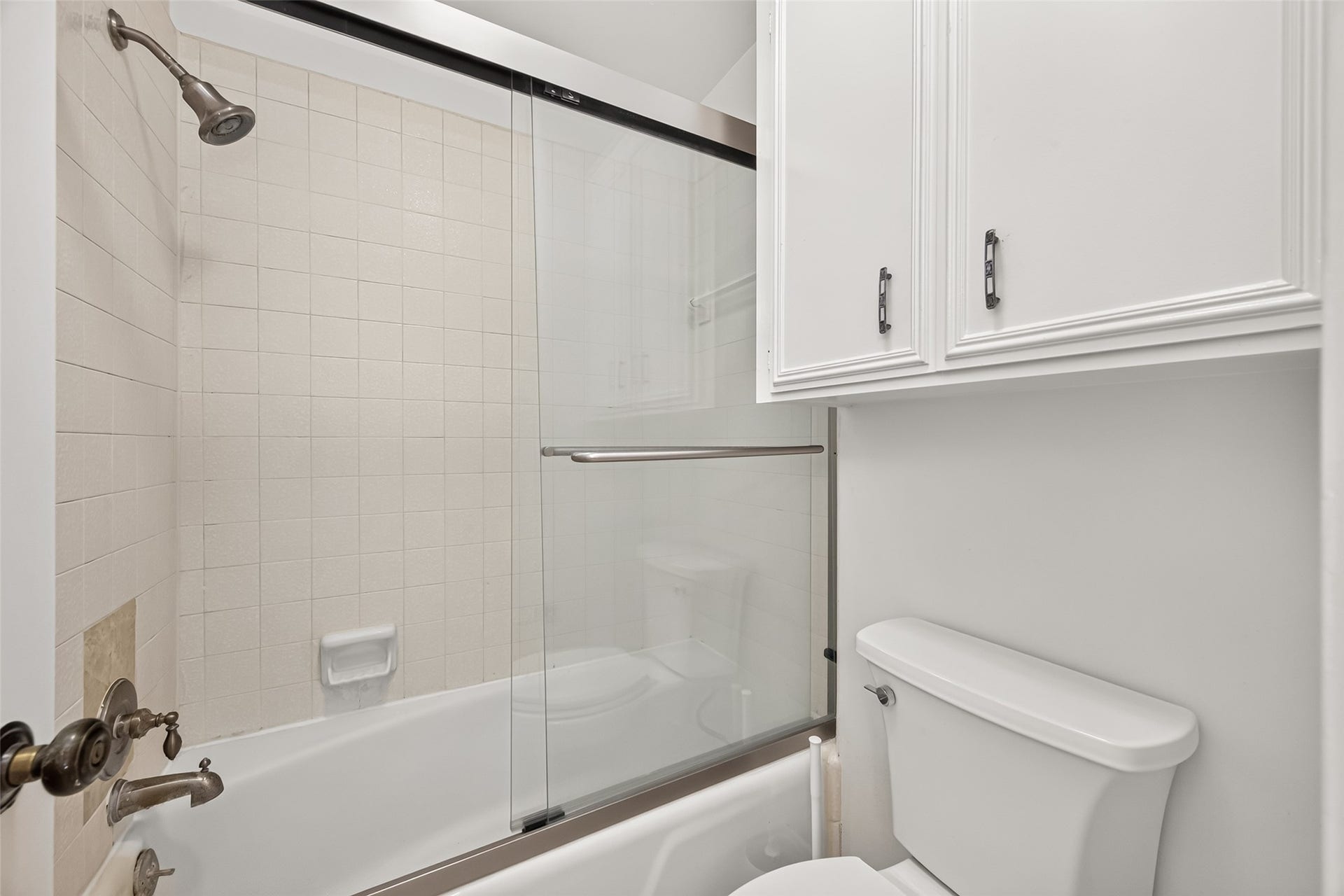 8615 La Fonte Street, Houston, TX 77024 8615 La Fonte Street, Houston, TX 77024