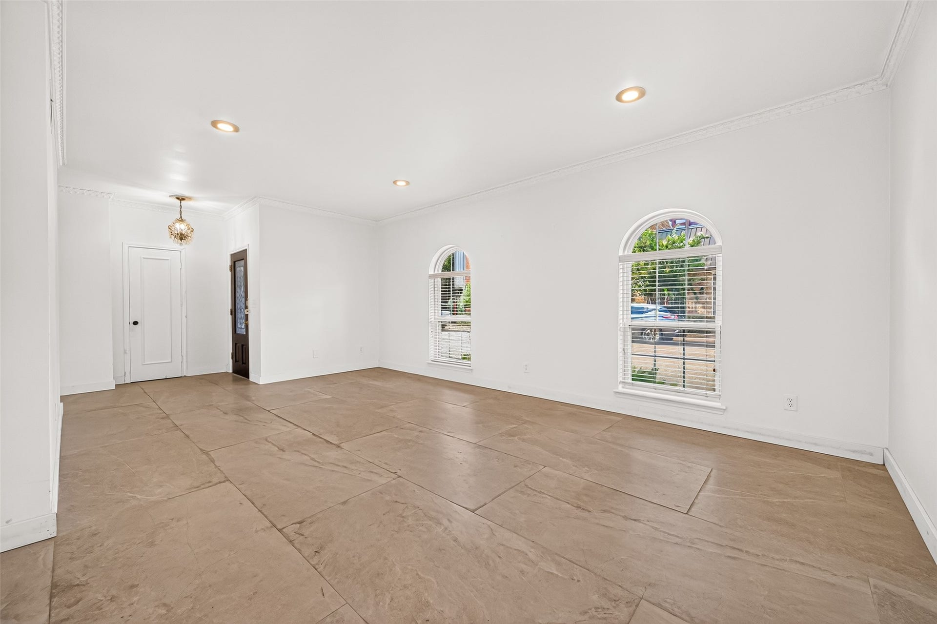 8615 La Fonte Street, Houston, TX 77024 8615 La Fonte Street, Houston, TX 77024
