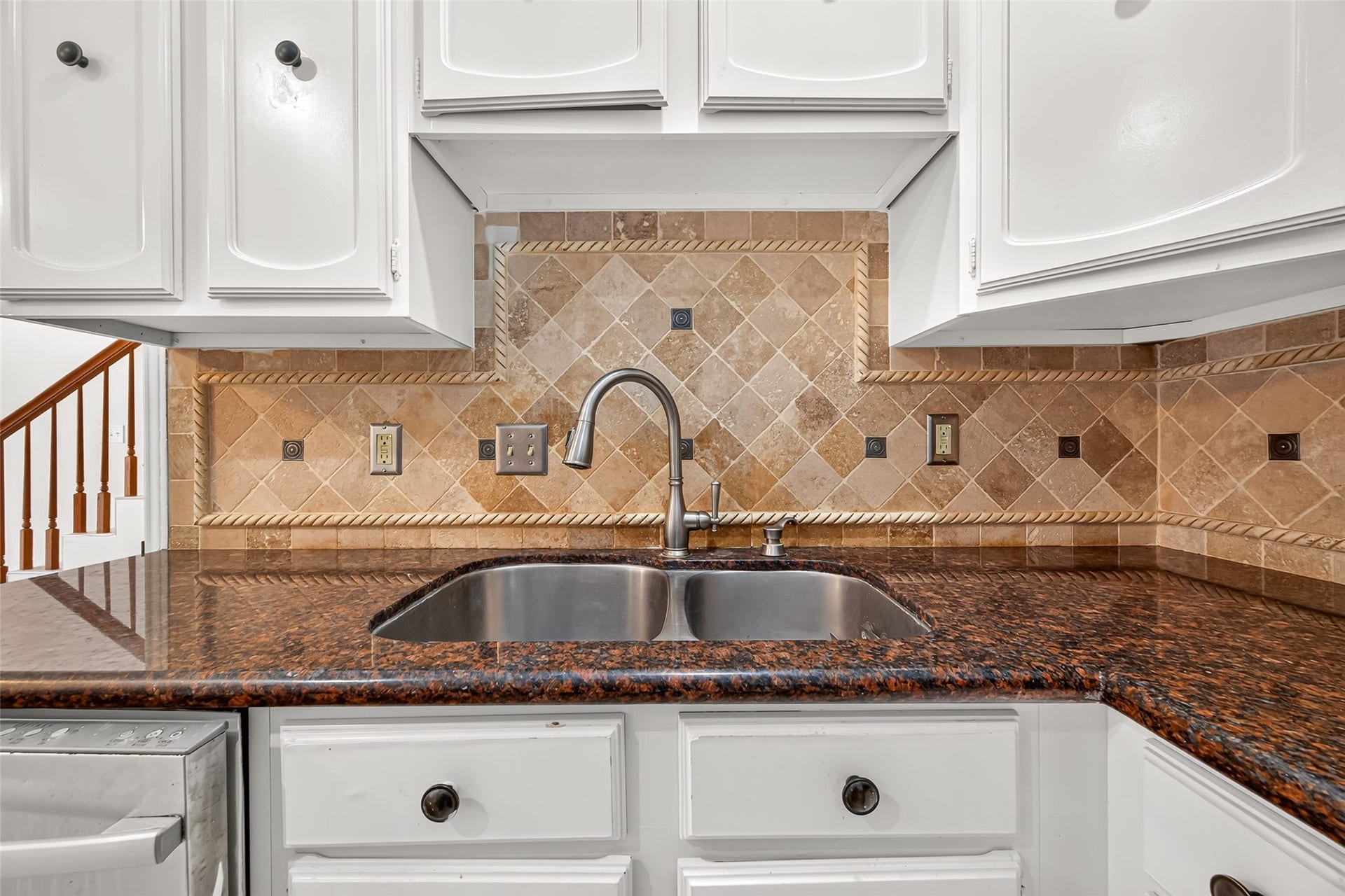 8615 La Fonte Street, Houston, TX 77024 8615 La Fonte Street, Houston, TX 77024