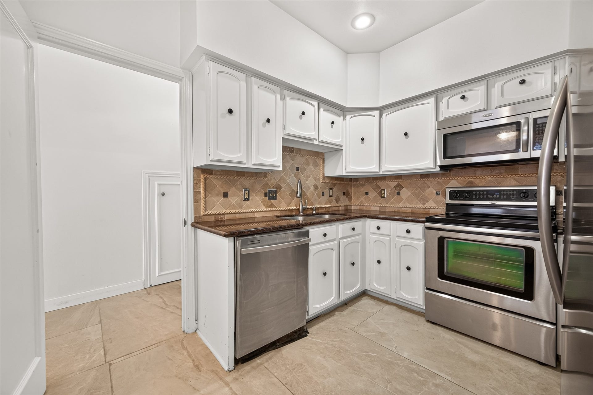 8615 La Fonte Street, Houston, TX 77024 8615 La Fonte Street, Houston, TX 77024