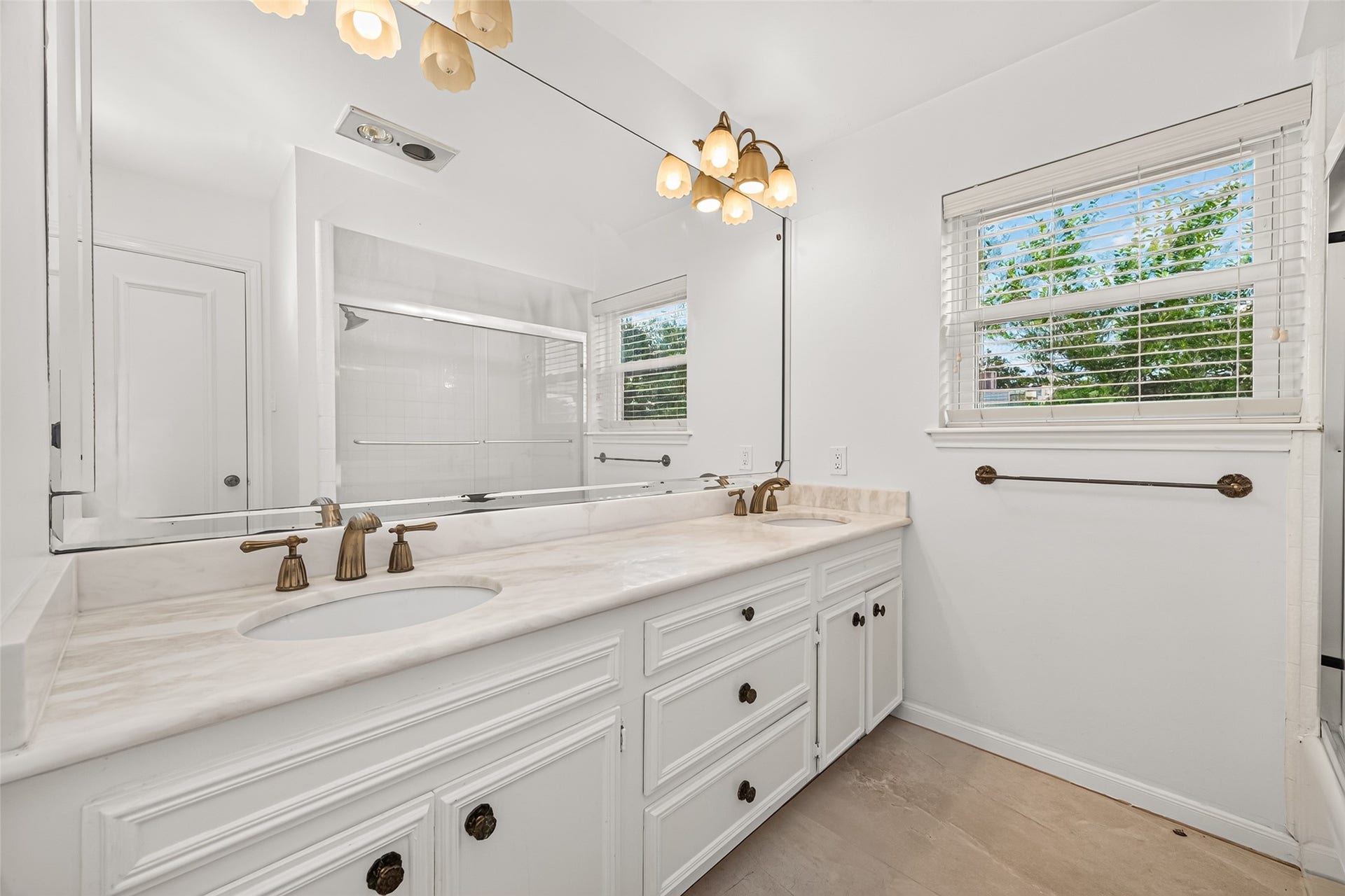8615 La Fonte Street, Houston, TX 77024 8615 La Fonte Street, Houston, TX 77024