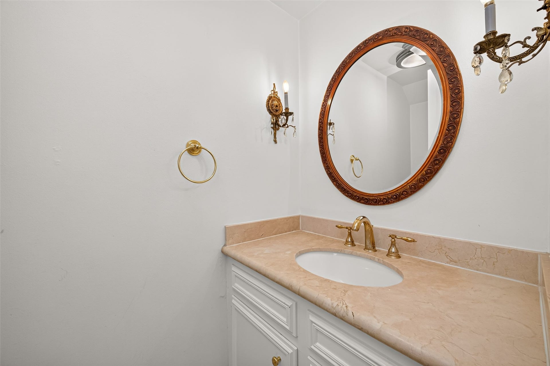 8615 La Fonte Street, Houston, TX 77024 8615 La Fonte Street, Houston, TX 77024