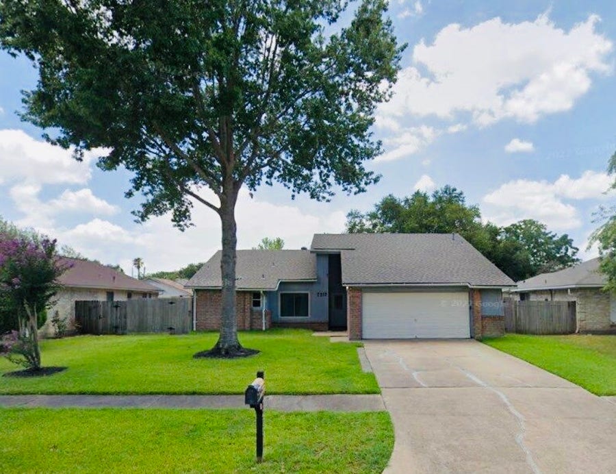 Property photo for 7215 La Entrada Drive, Houston, TX