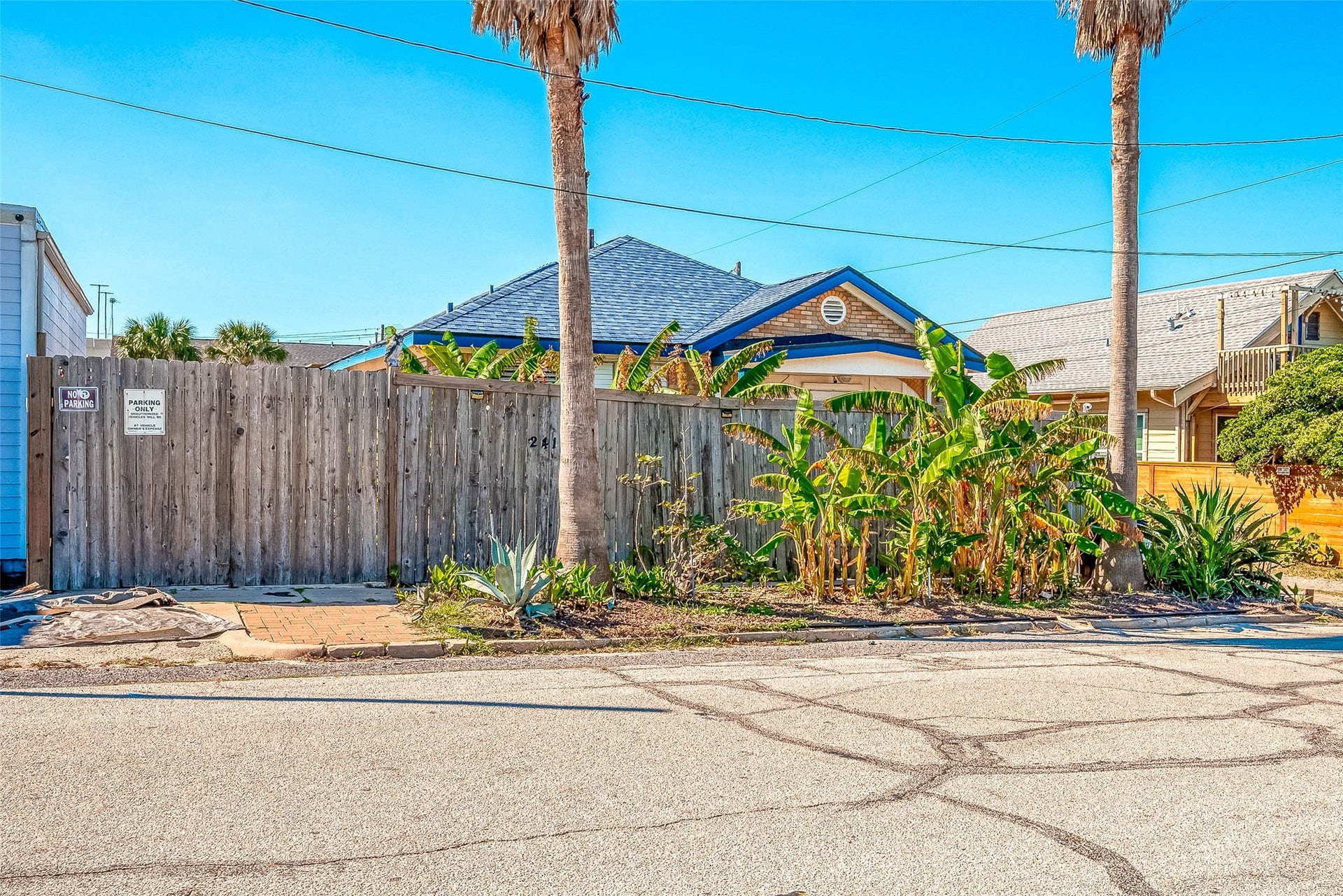 2415 31st Street, Galveston, TX 77550 2415 31st Street, Galveston, TX 77550