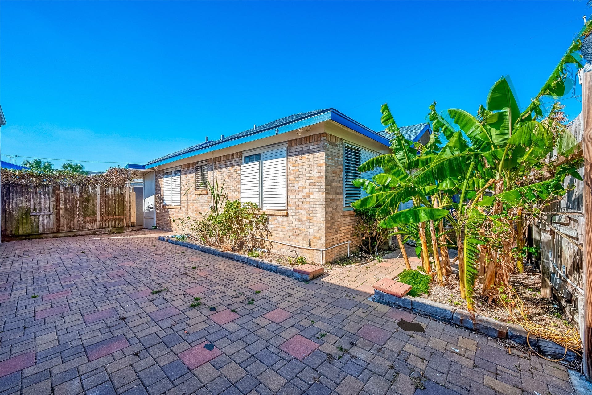 2415 31st Street, Galveston, TX 77550 2415 31st Street, Galveston, TX 77550