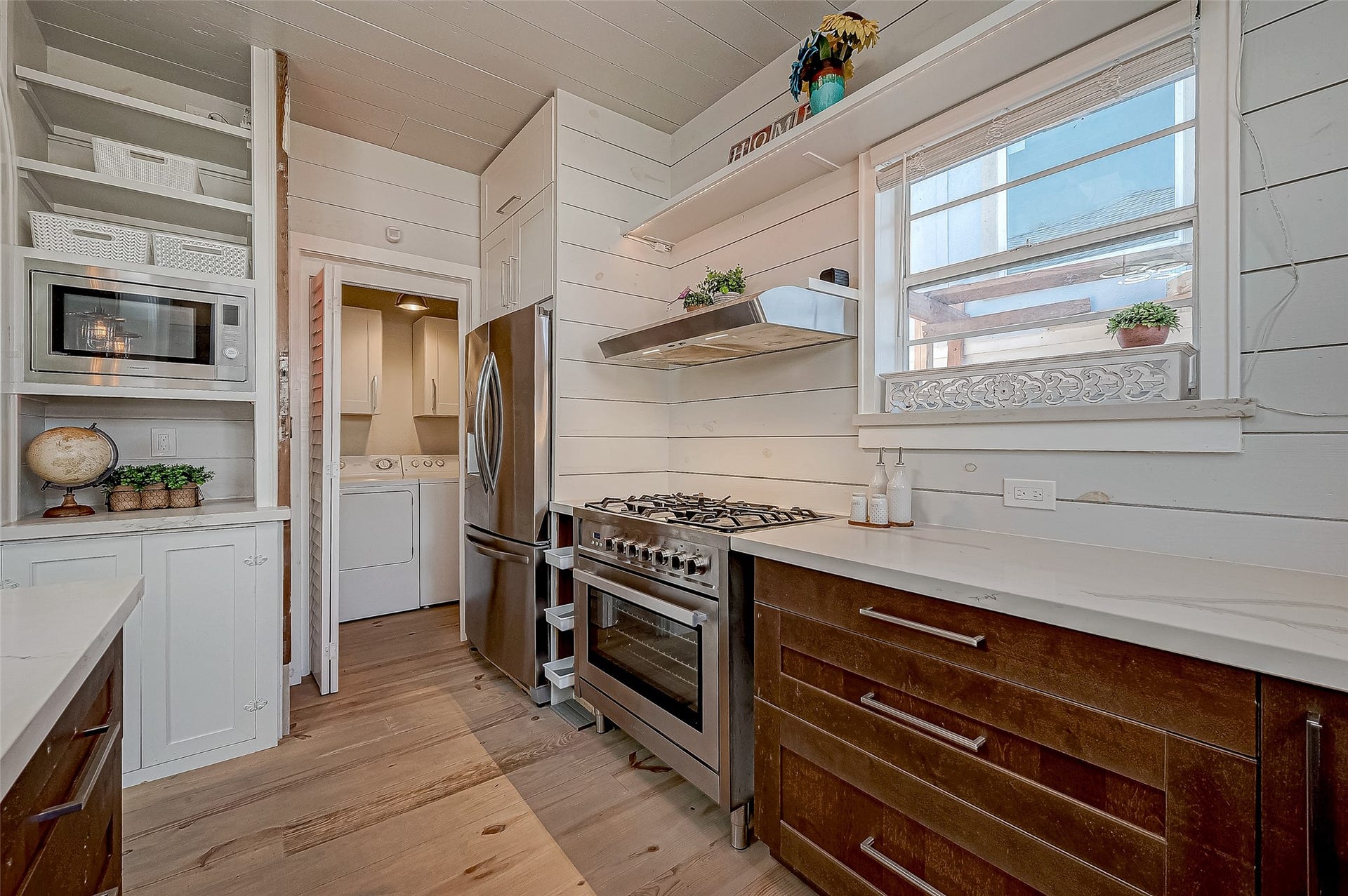 2415 31st Street, Galveston, TX 77550 2415 31st Street, Galveston, TX 77550