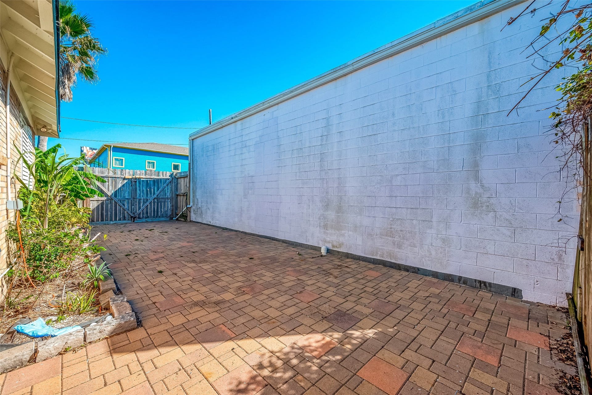 2415 31st Street, Galveston, TX 77550 2415 31st Street, Galveston, TX 77550