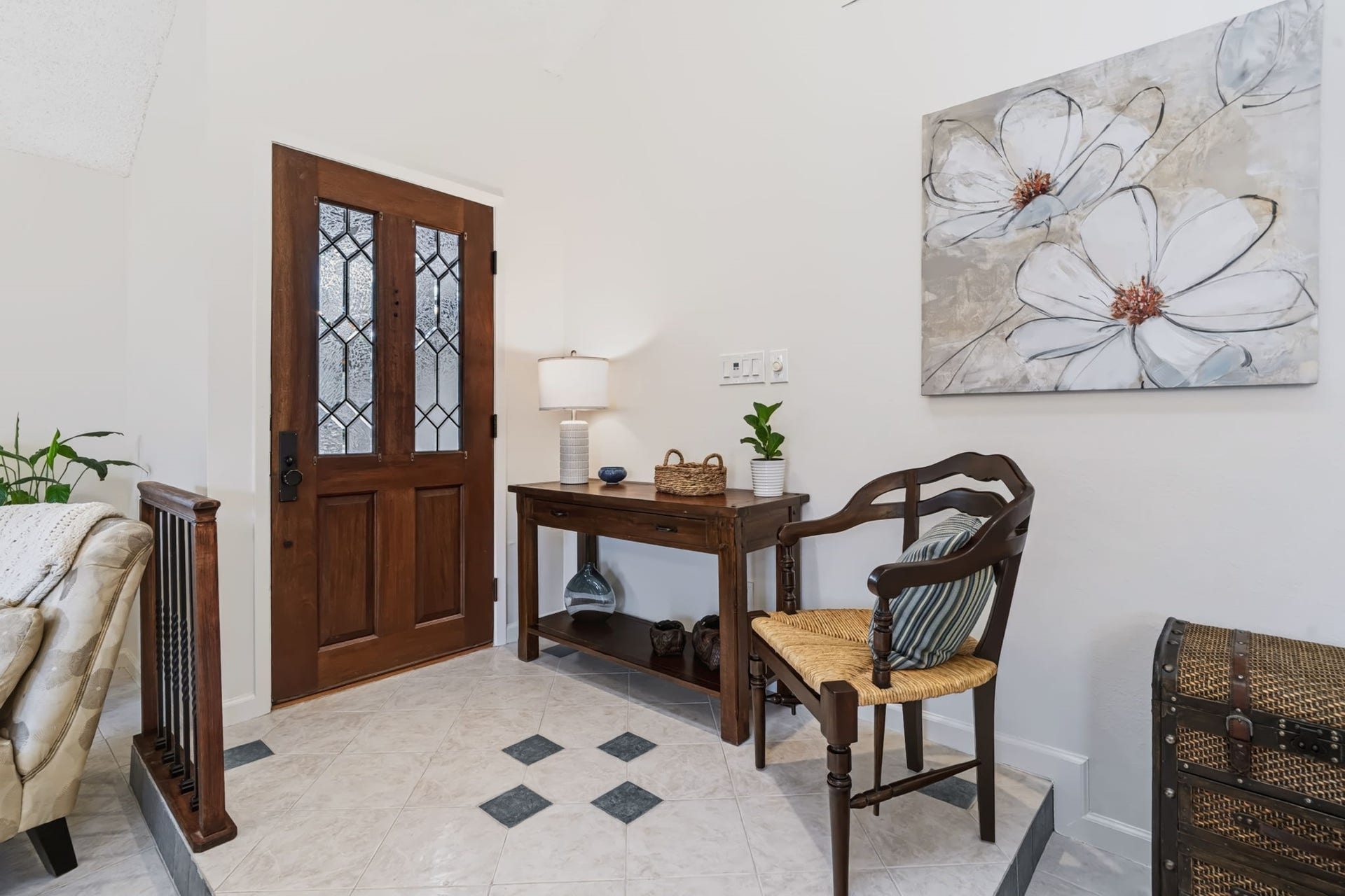 1802 Brushy Creek Drive, Sugar Land, TX 77478 The entry area is perfect for greeting guests.