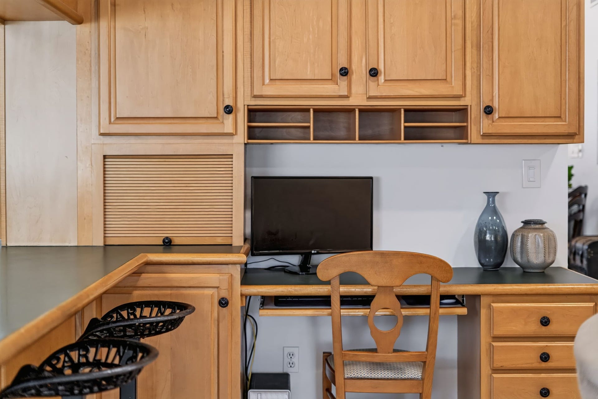 1802 Brushy Creek Drive, Sugar Land, TX 77478 Your own mini office! This dedicated workspace is perfect for working from home, managing household tasks, or helping the kids with homework.