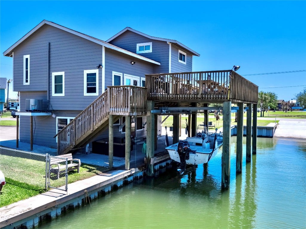 303 Tahiti Road, Tiki Island, TX 77554 303 Tahiti Road, Tiki Island, TX 77554