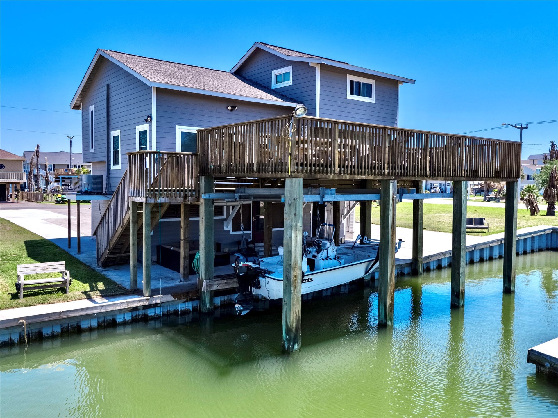 303 Tahiti Road, Tiki Island, TX 77554 303 Tahiti Road, Tiki Island, TX 77554