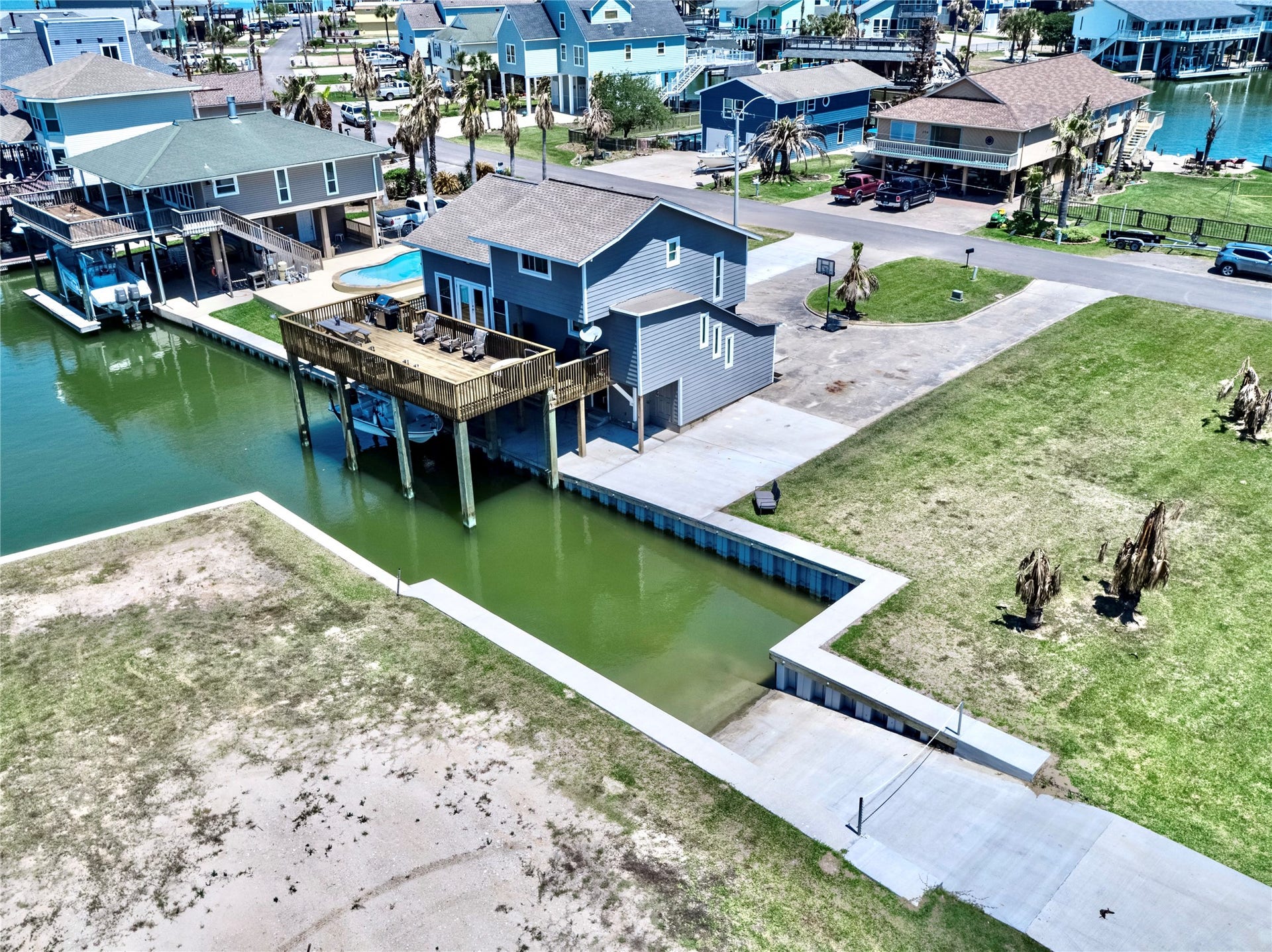 303 Tahiti Road, Tiki Island, TX 77554 303 Tahiti Road, Tiki Island, TX 77554
