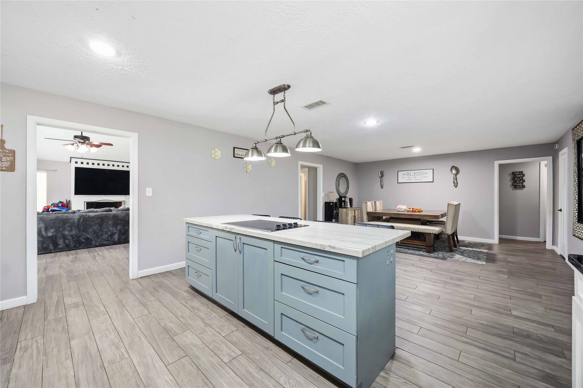 2847 Avenue M Extension, Conroe, TX 77301 2847 Avenue M Extension, Conroe, TX 77301