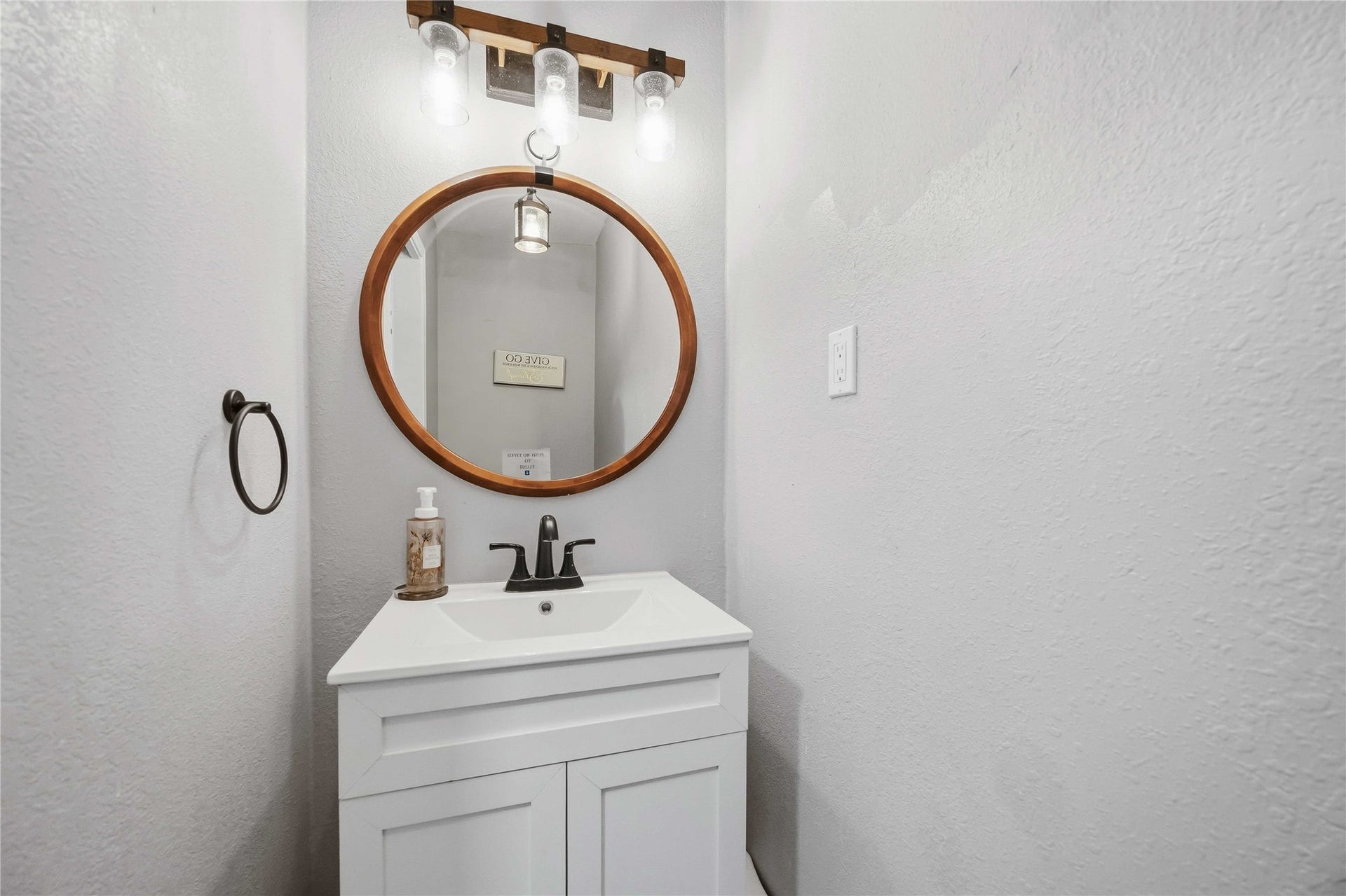 2847 Avenue M Extension, Conroe, TX 77301 2847 Avenue M Extension, Conroe, TX 77301