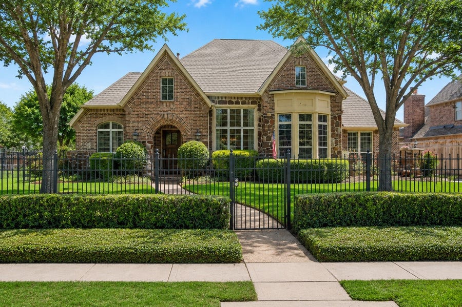 Property photo for 30 Waters Lake Boulevard, Missouri City, TX