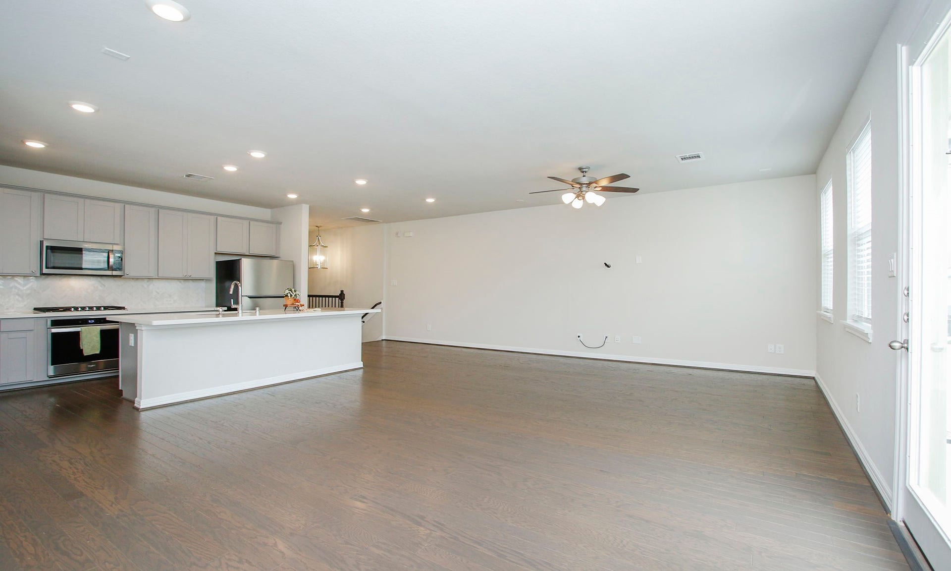 9447 Towne Lake Parkway, Cypress, TX 77433 9447 Towne Lake Parkway, Cypress, TX 77433