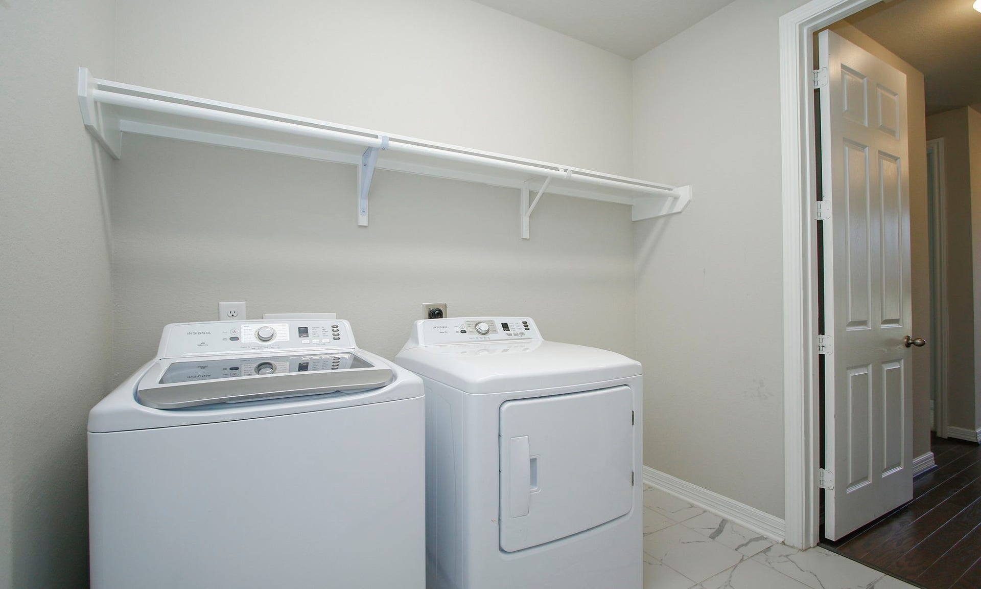 9447 Towne Lake Parkway, Cypress, TX 77433 laundry room on first floor