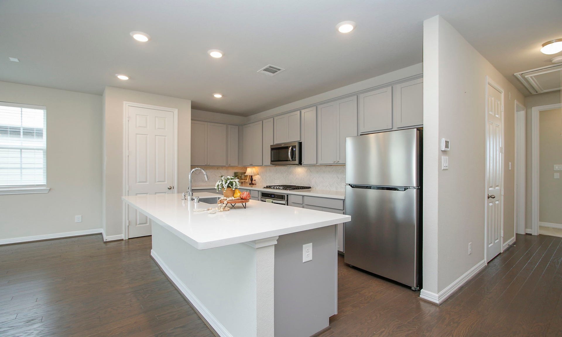 9447 Towne Lake Parkway, Cypress, TX 77433 9447 Towne Lake Parkway, Cypress, TX 77433