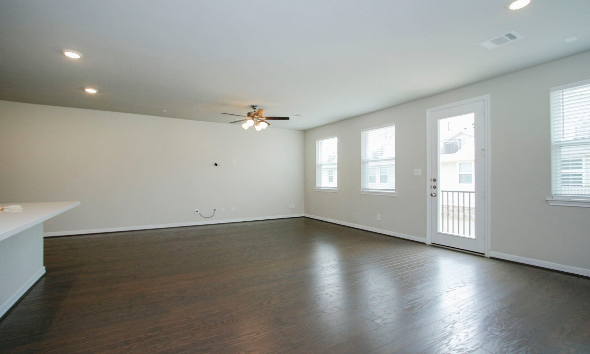 9447 Towne Lake Parkway, Cypress, TX 77433 Sunny family room