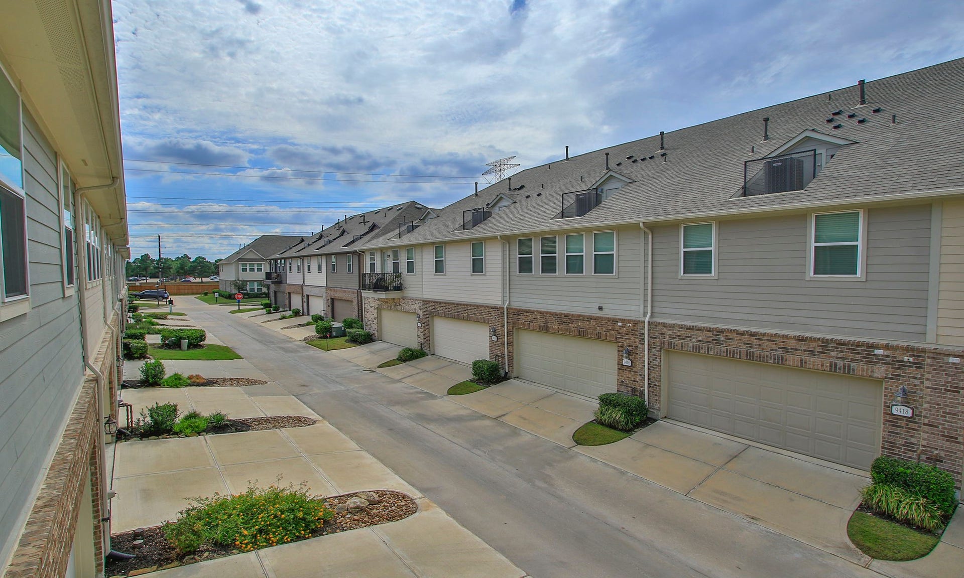 9447 Towne Lake Parkway, Cypress, TX 77433 9447 Towne Lake Parkway, Cypress, TX 77433