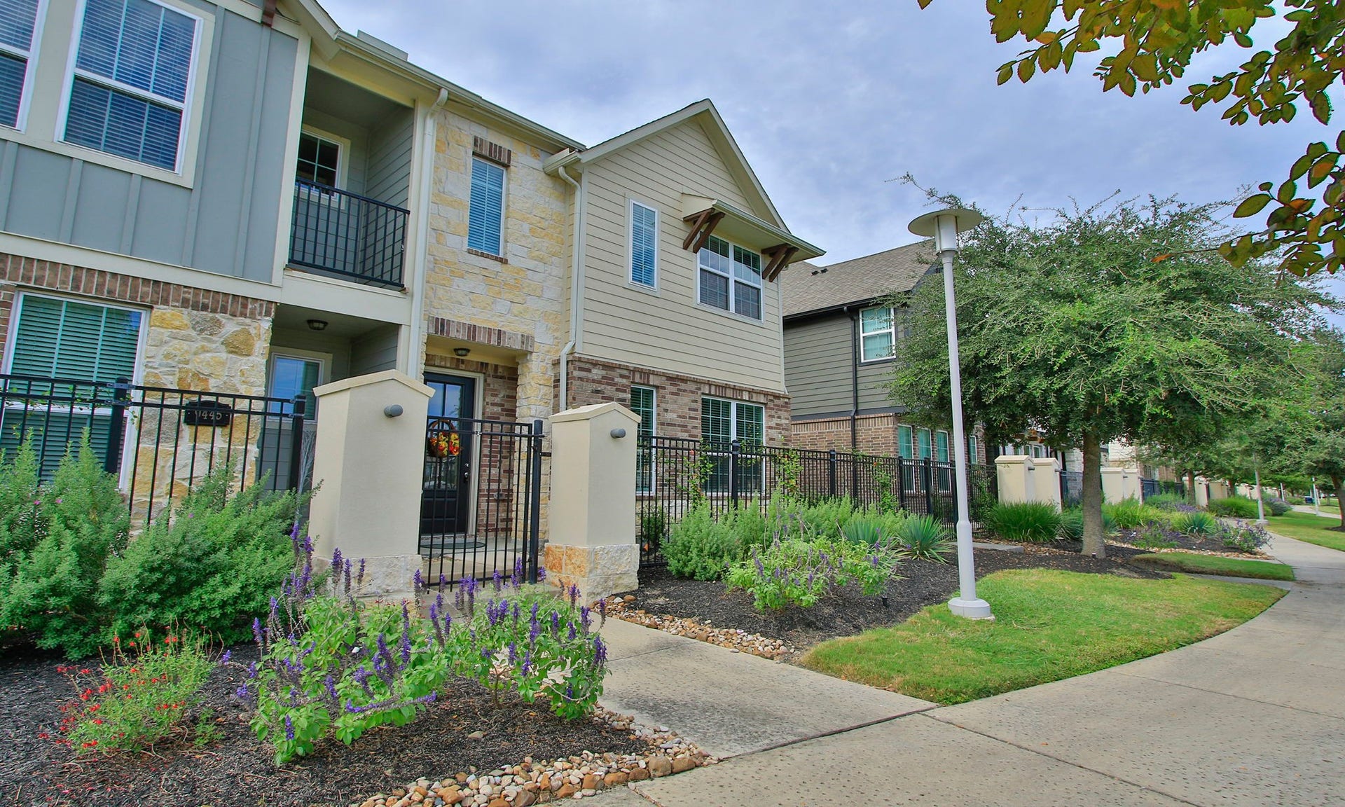 9447 Towne Lake Parkway, Cypress, TX 77433 9447 Towne Lake Parkway, Cypress, TX 77433