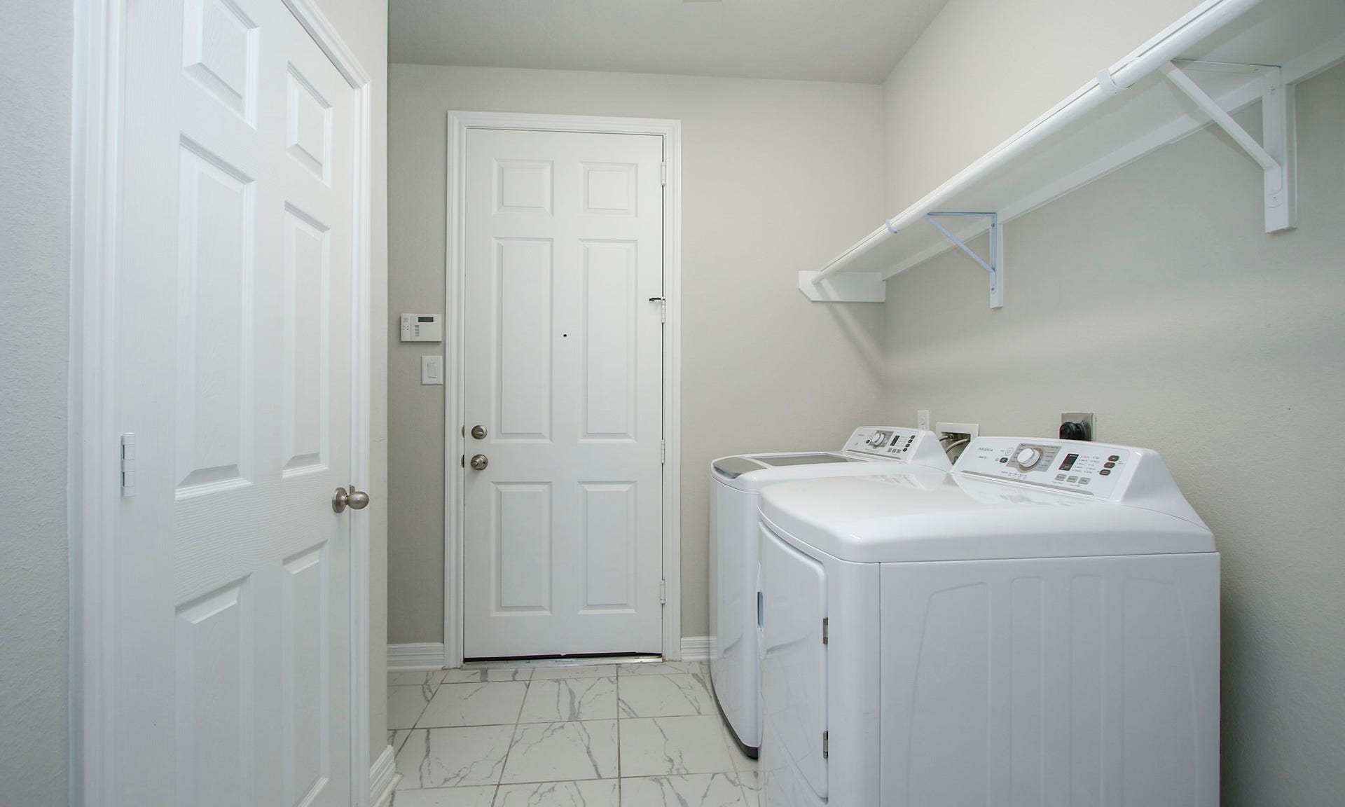 9447 Towne Lake Parkway, Cypress, TX 77433 Door exits to garage