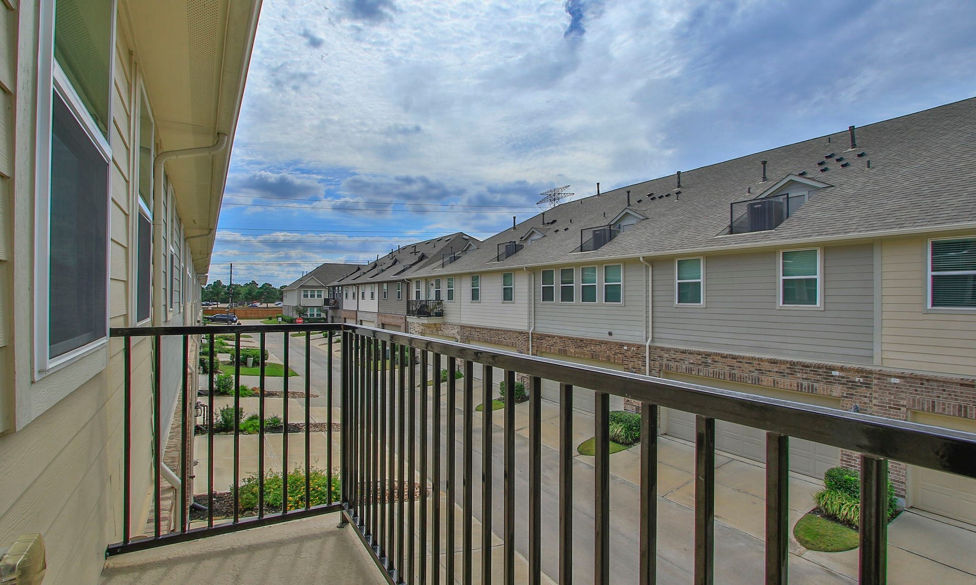 9447 Towne Lake Parkway, Cypress, TX 77433 9447 Towne Lake Parkway, Cypress, TX 77433