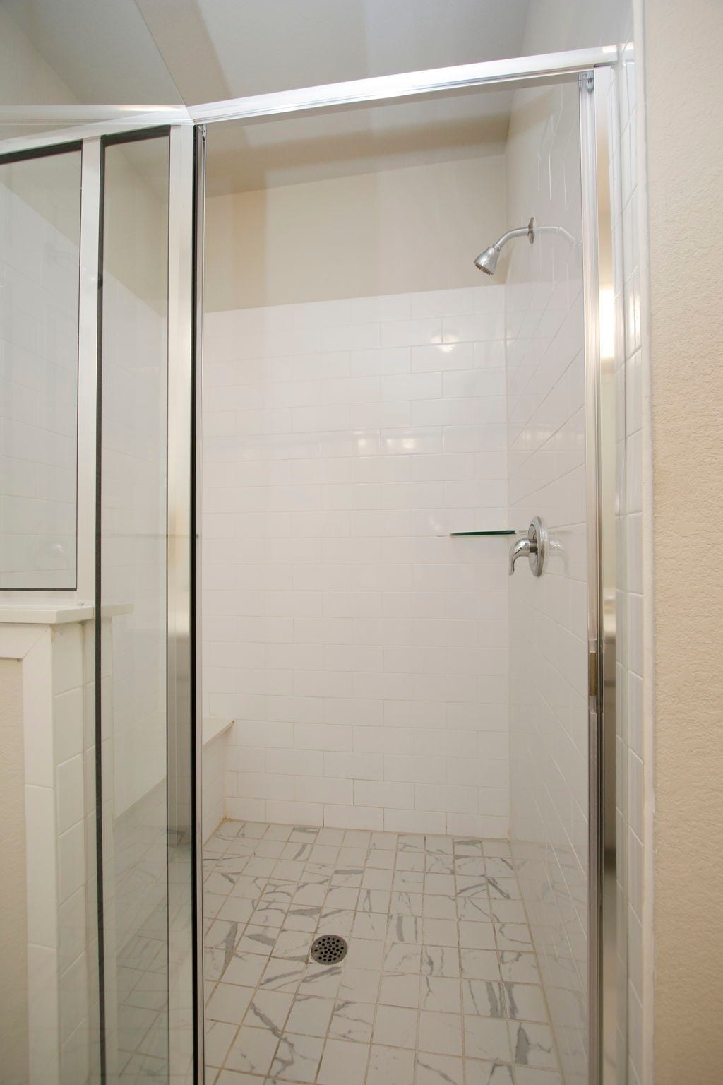 9447 Towne Lake Parkway, Cypress, TX 77433 Separate shower