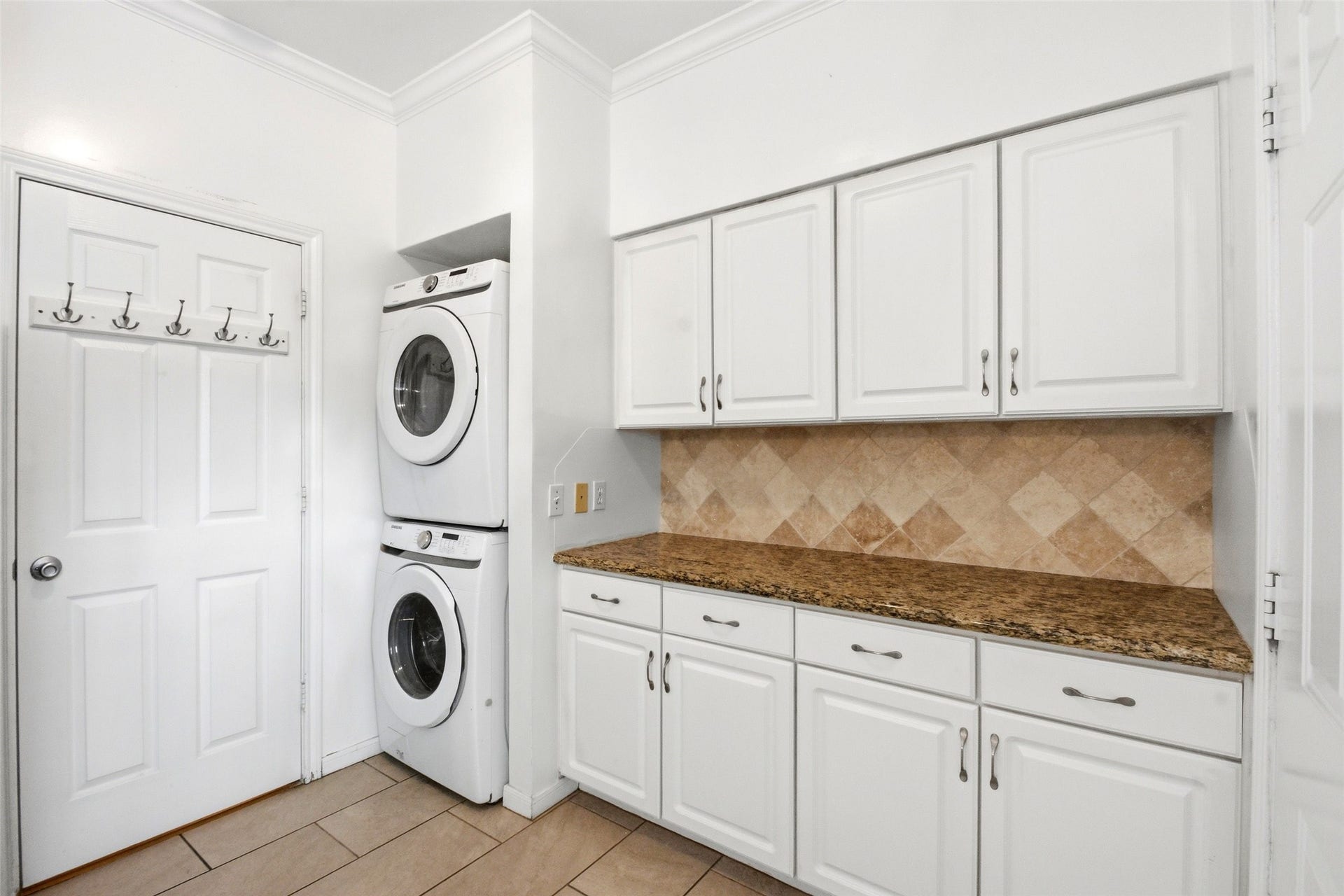 2409 North Boulevard, #B, Houston, TX 77098 2409 North Boulevard, #B, Houston, TX 77098