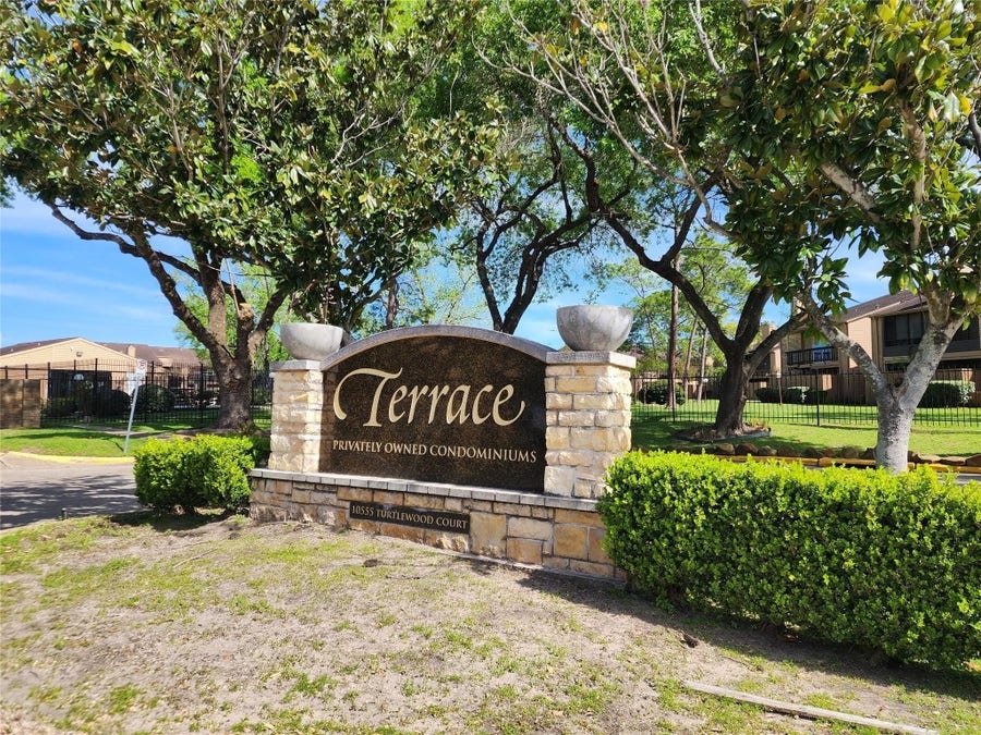 Property photo for 10555 Turtlewood Court, #3005, Houston, TX