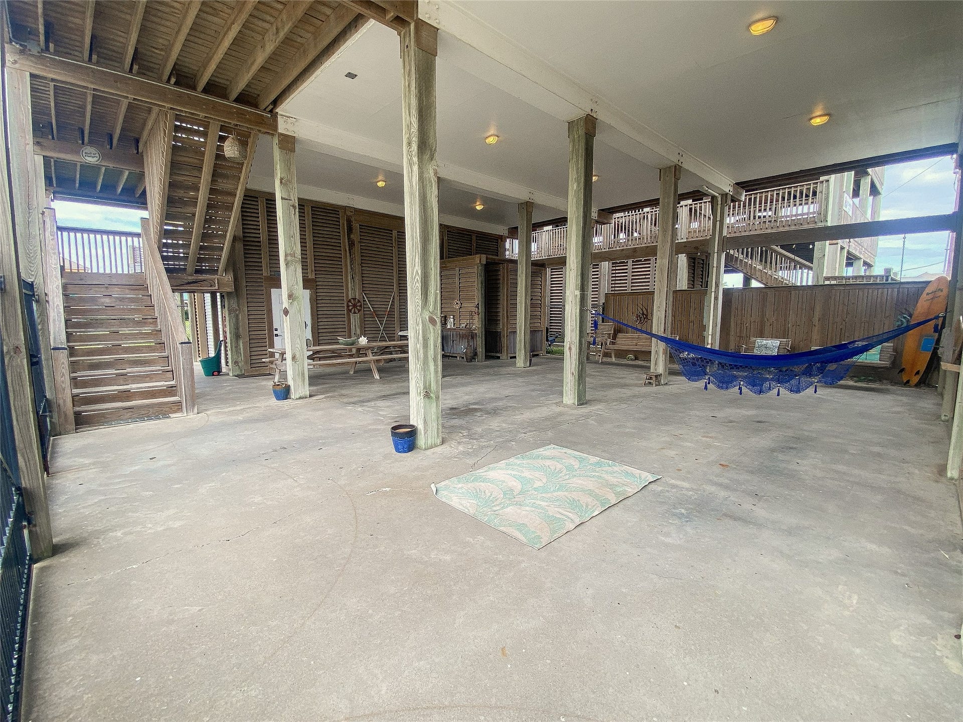 903 S Cove, Crystal Beach, TX 77650