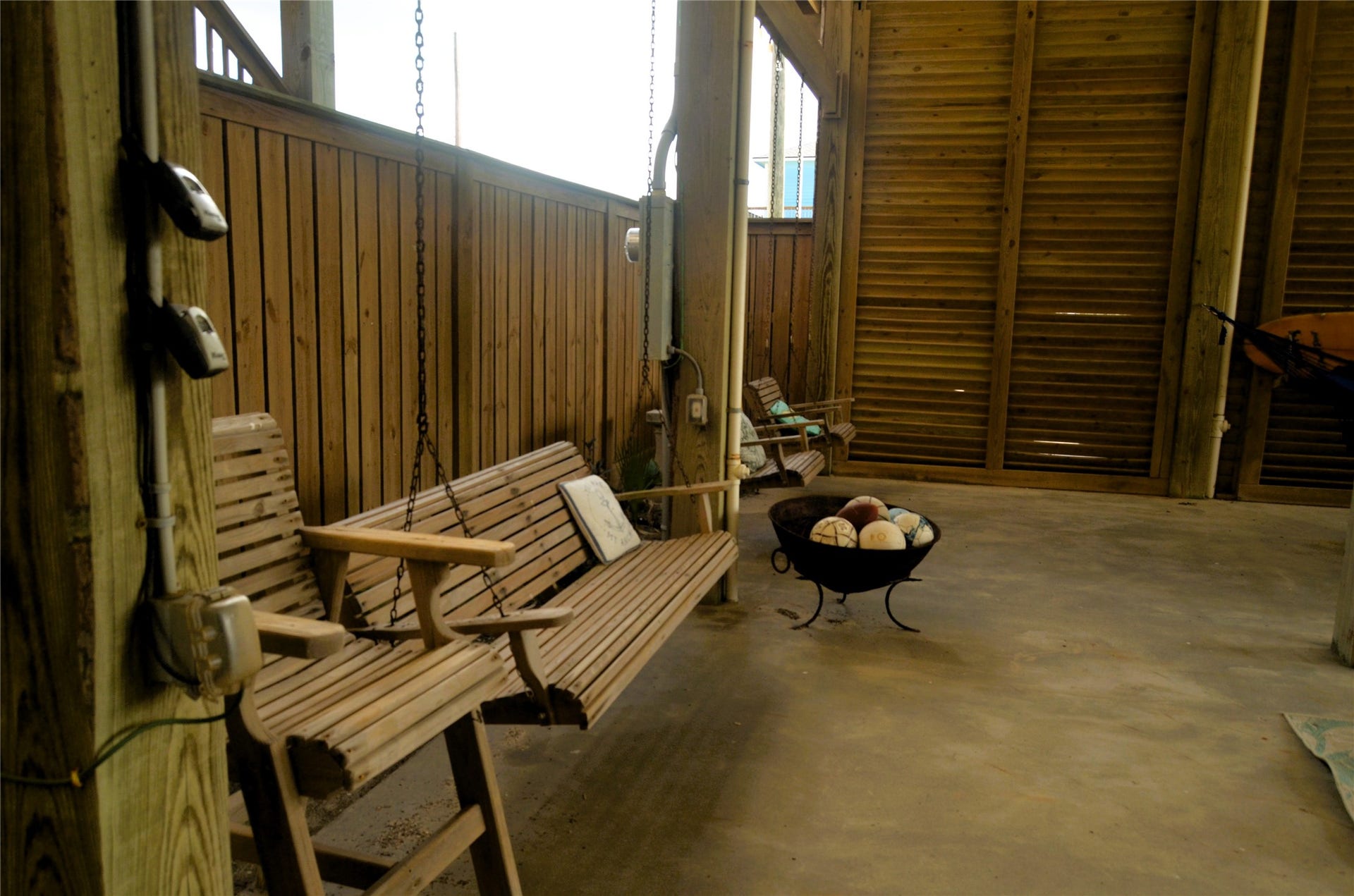 903 S Cove, Crystal Beach, TX 77650