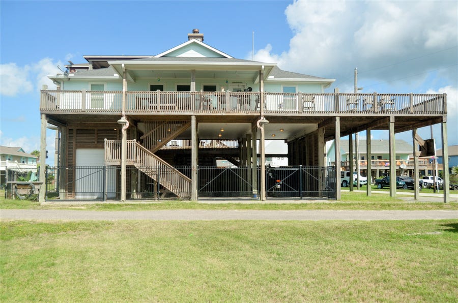 Property photo for 903 S Cove, Crystal Beach, TX