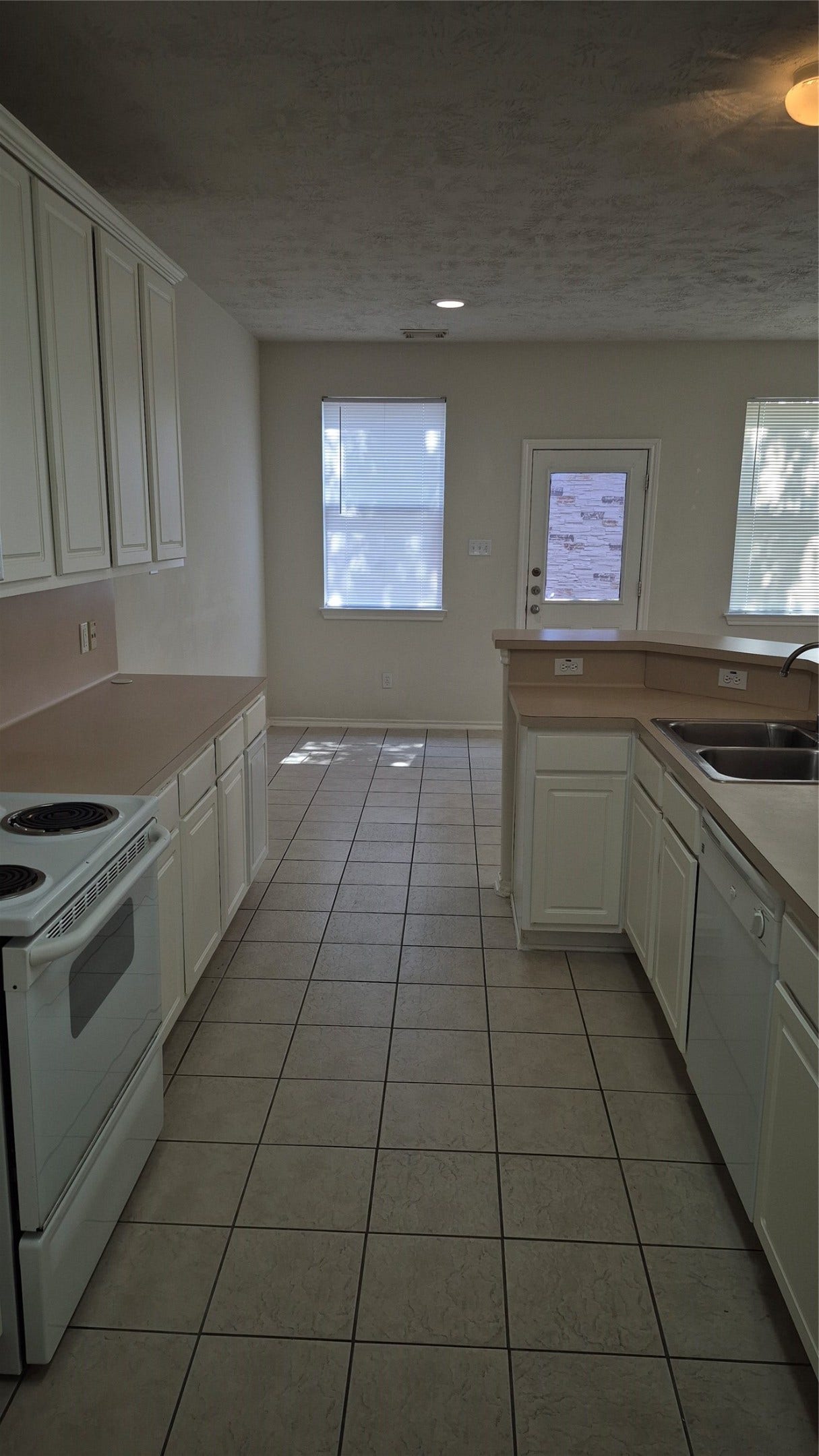 16215 Sandy Path, Houston, TX 77084 16215 Sandy Path, Houston, TX 77084