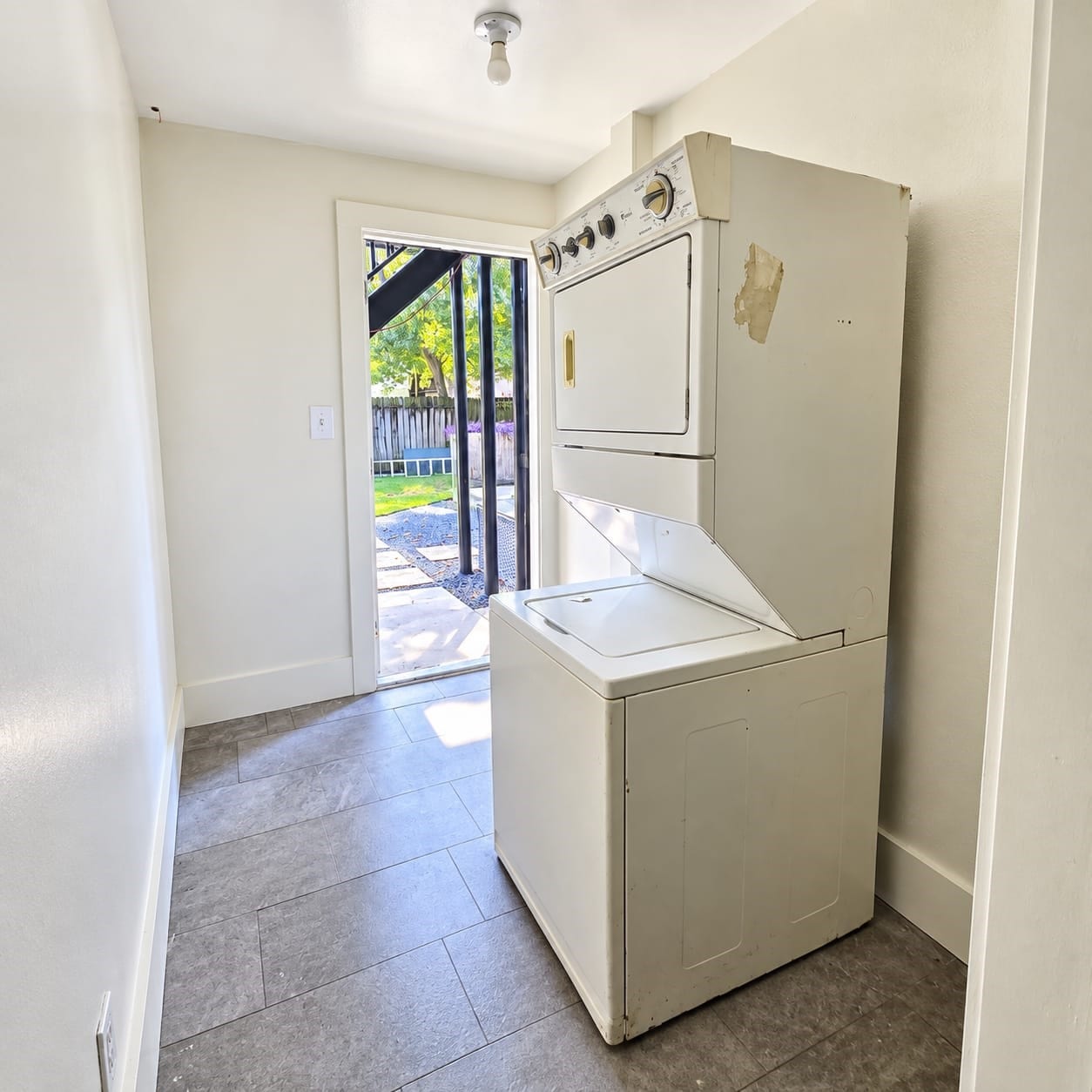 4540 Mckinney Street, #2, Houston, TX 77023 Washer/Dryer