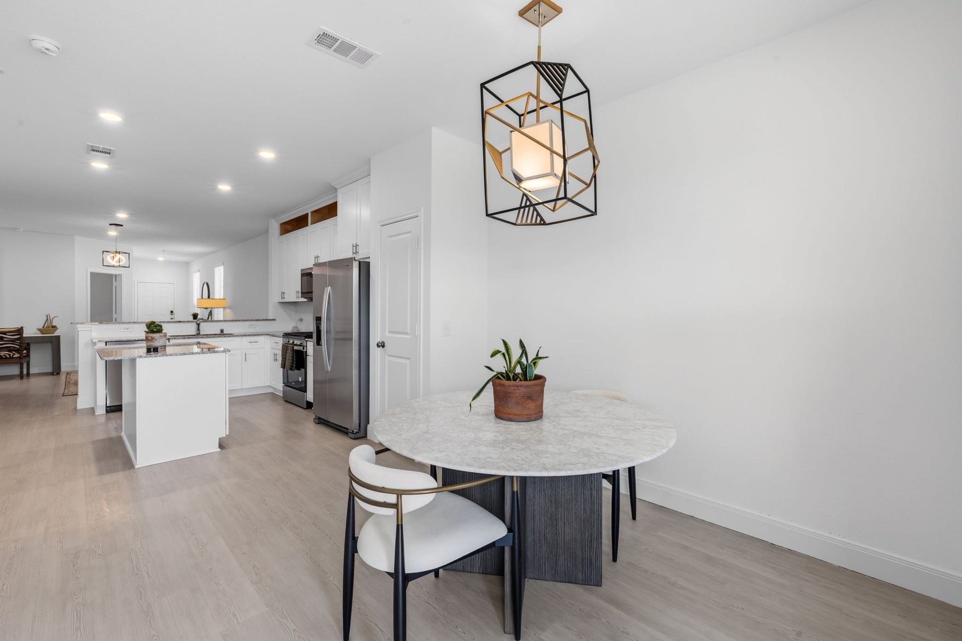 15222 Canyon Rapids Road, Conroe, TX 77302 DINING SPACE