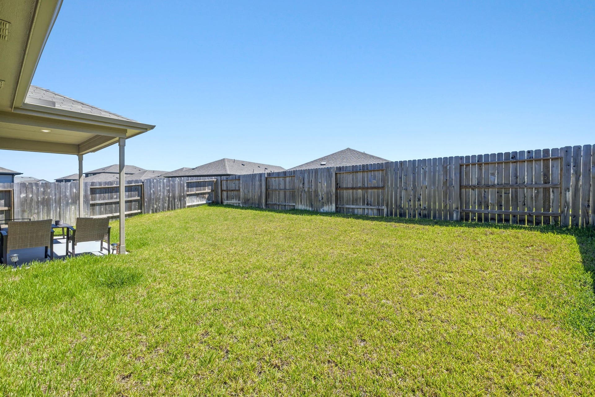 15222 Canyon Rapids Road, Conroe, TX 77302 SPACIOUS BACKYARD