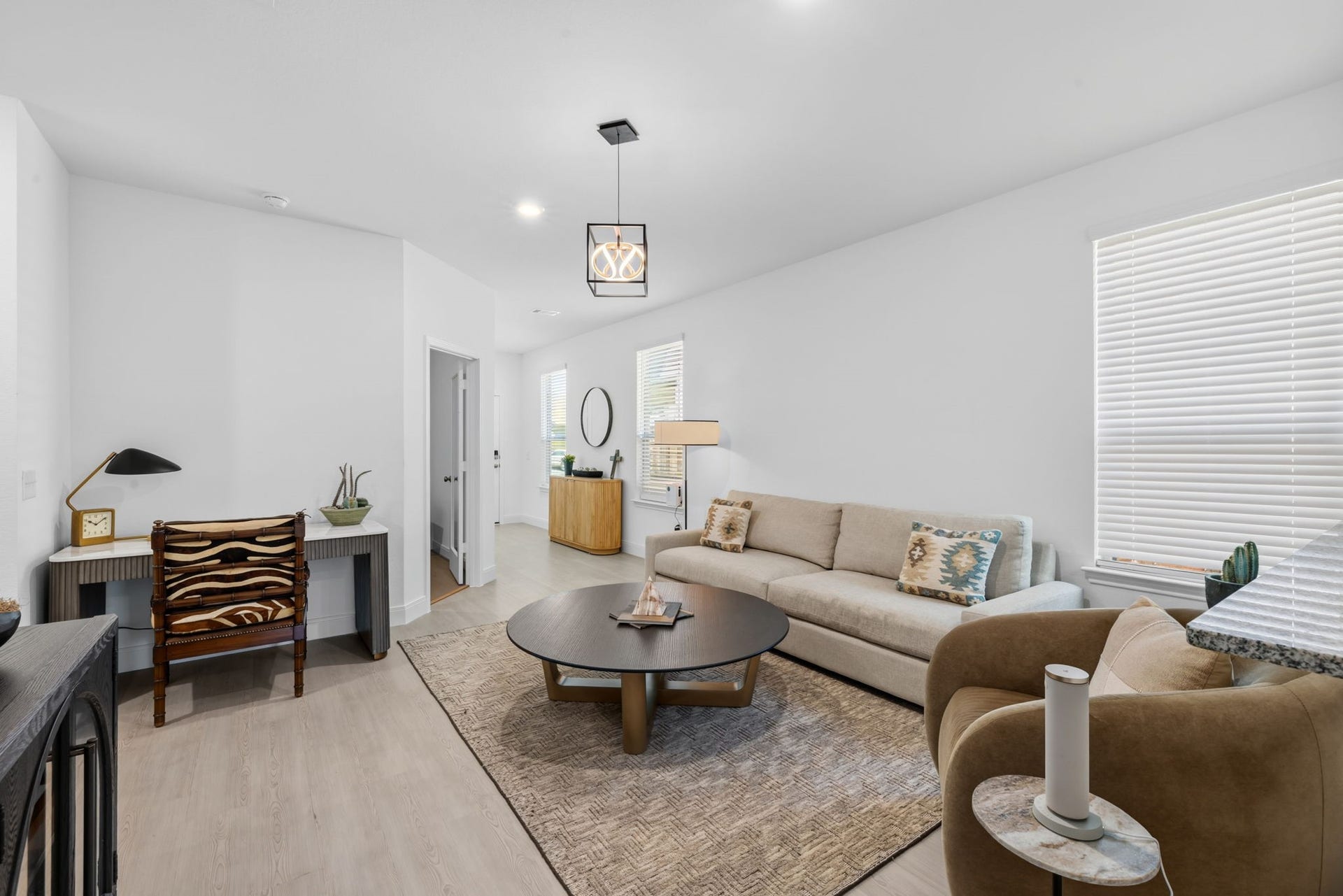 15222 Canyon Rapids Road, Conroe, TX 77302 LIVING ROOM
