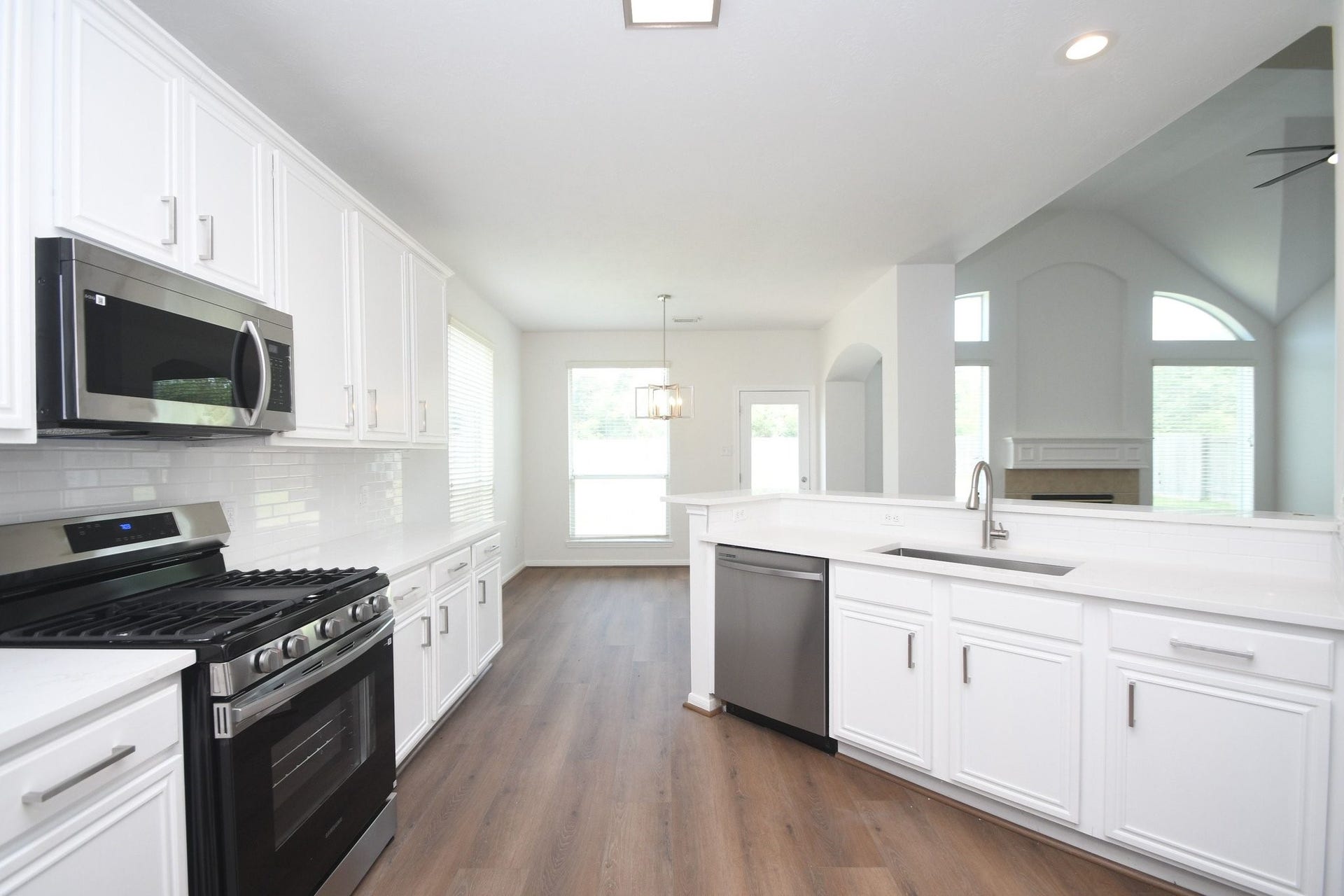 9111 Morningstar Drive, Sugar Land, TX 77479 9111 Morningstar Drive, Sugar Land, TX 77479